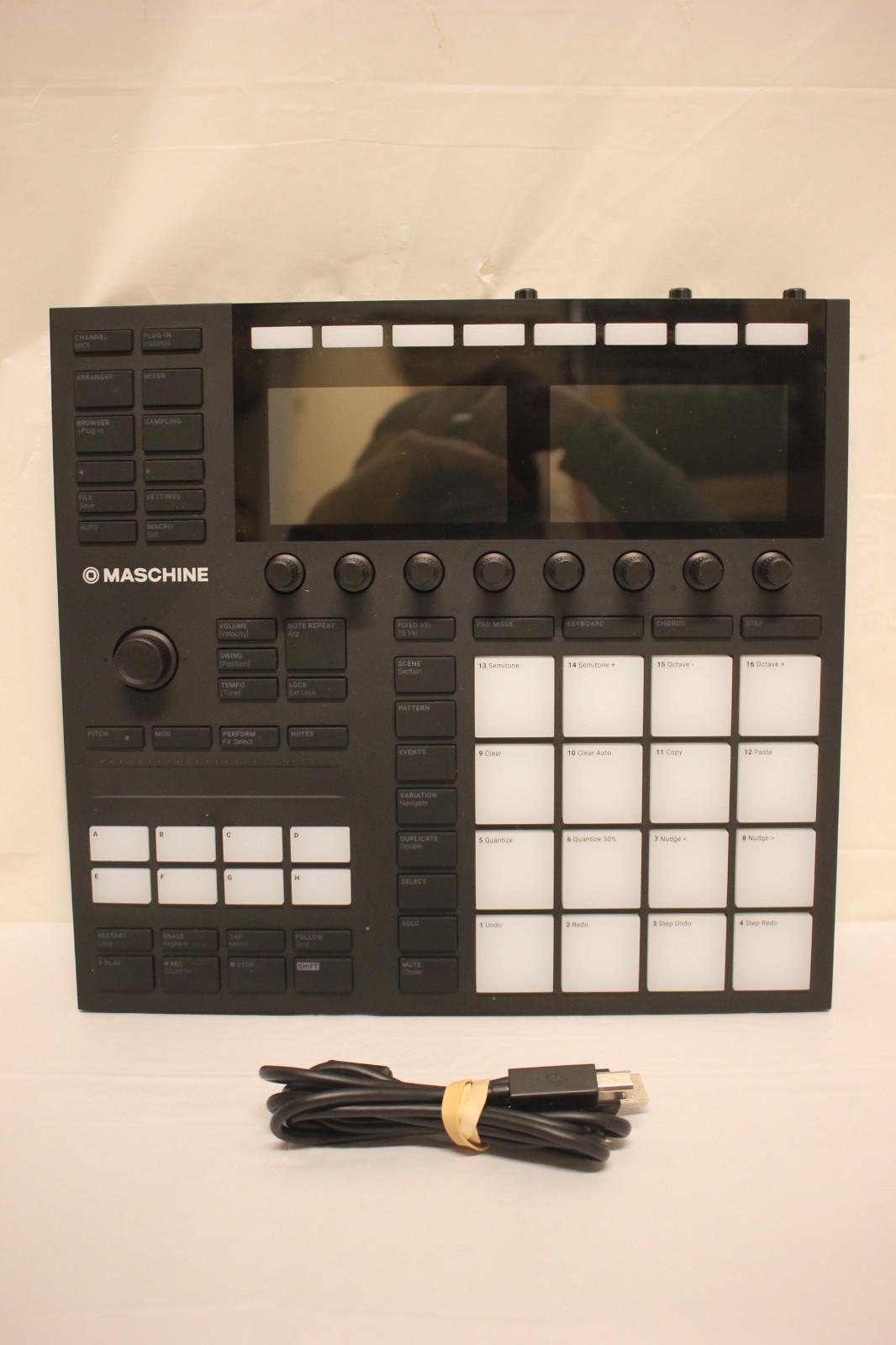 Native Instruments Maschine MK3 USB Audio+MIDI Interface System D3 Native Instruments Maschine MK3 USB Audio+MIDI Interface System D3