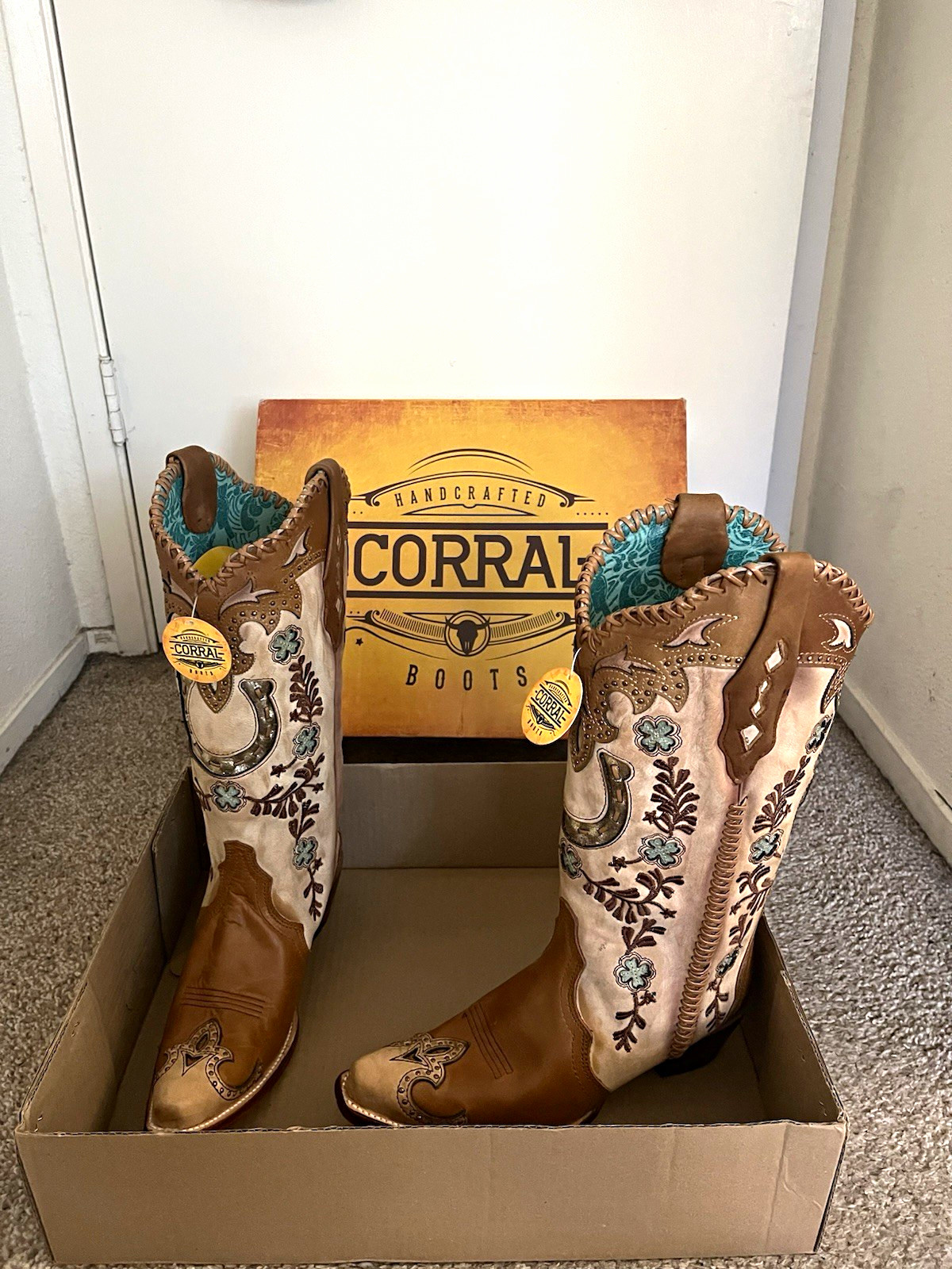 Corral Womens Honey Horseshoe Overlay Western Boots Size 9 NIB Style A4863 NEW