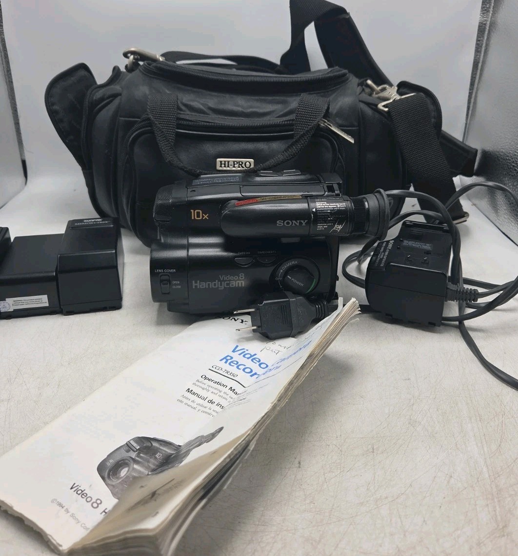 Sony Handycam CCD-TR350E Camcorder Video8 Camera Charger 2 Batteries Tested Work Sony Handycam CCD-TR350E Camcorder Video8 Camera Charger 2 Batteries Tested Work