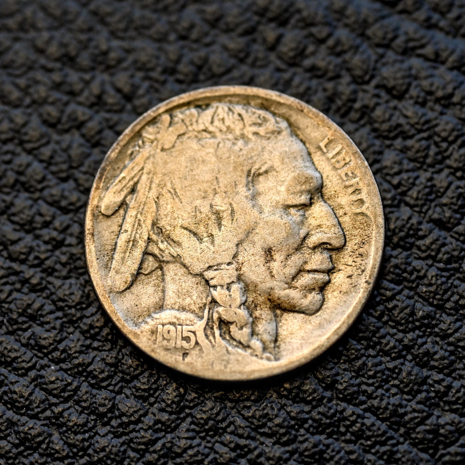 (ITM-7450) 1915-D Buffalo Nickel ~ Very Fine (VF) Cndtn ~ COMBINED SHIPPING