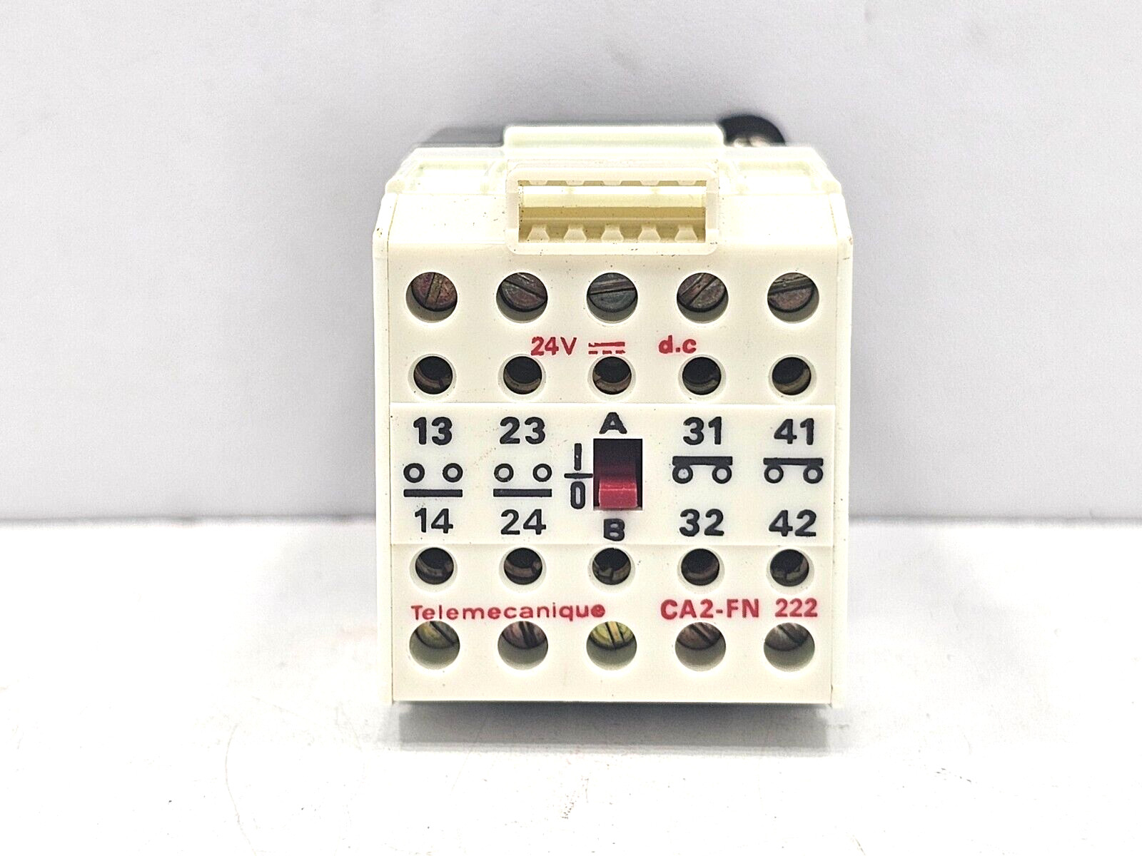 CA2-FN 222 TELEMECANIQUE CONTROL RELAY CA2-FN 222