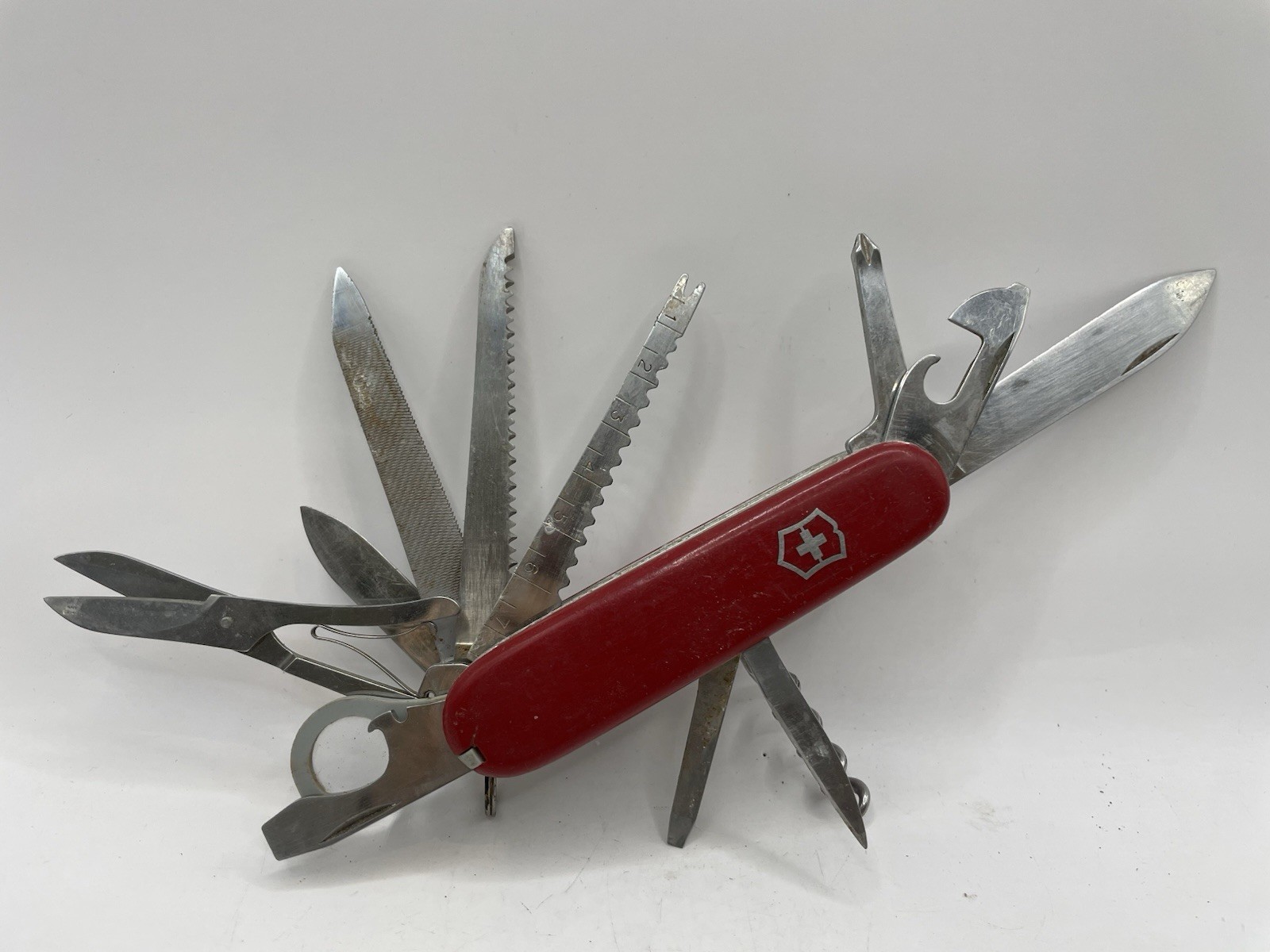 Red Victorinox Swiss Army Knife FIELDMASTER Multi Tool 14 Tools #A Red Victorinox Swiss Army Knife FIELDMASTER Multi Tool 14 Tools #A