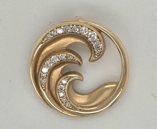 DISNEY NA HOKU MAUI DIVERS NALU WAVE DIAMOND Pendant 14K GOLD 18mm $1600 EUC