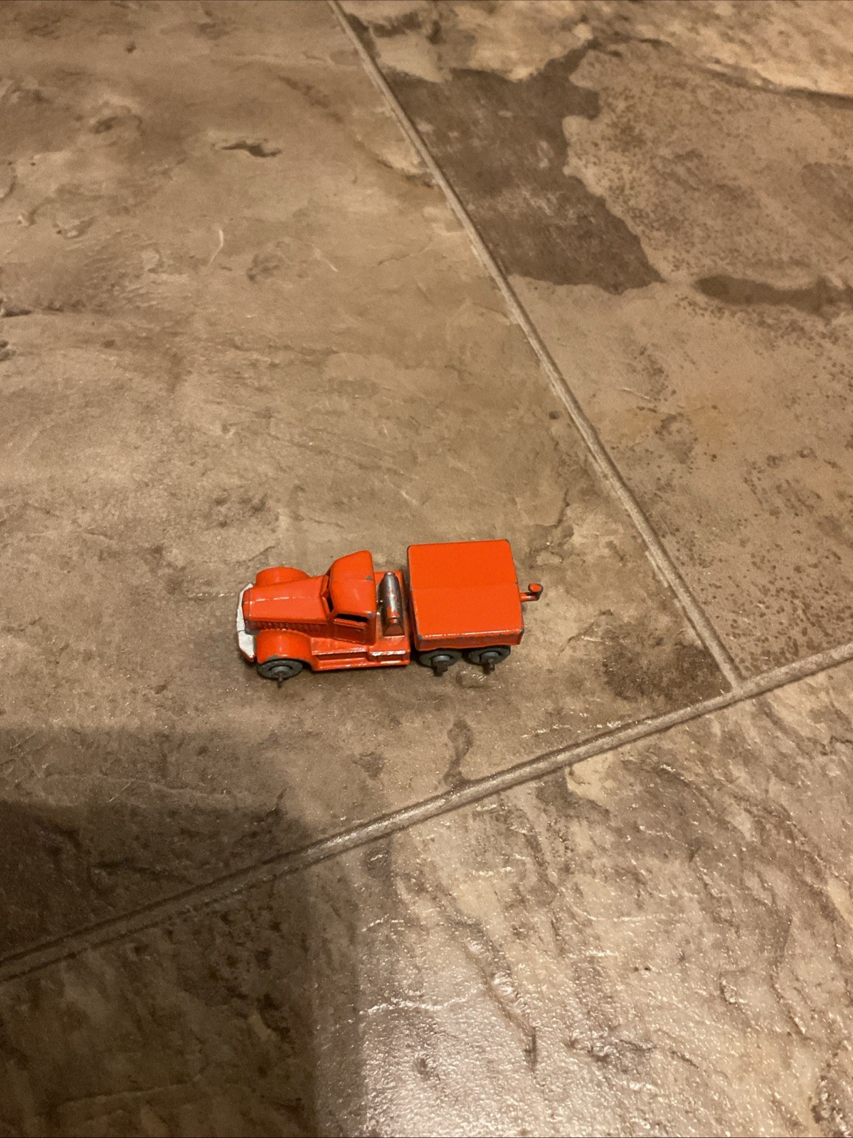 Vintage 1956 Lesney Moko Matchbox Orange 15-A Diamond T Prime Mover Metal Wheel Vintage 1956 Lesney Moko Matchbox Orange 15-A Diamond T Prime Mover Metal Wheel