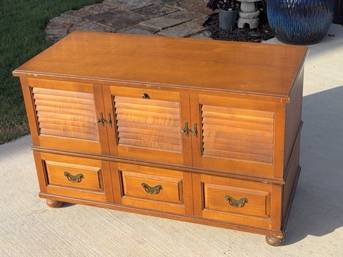 Vintage Lane Cedar Hope Chest Blanket Chest w/ Drawer Local Pickup