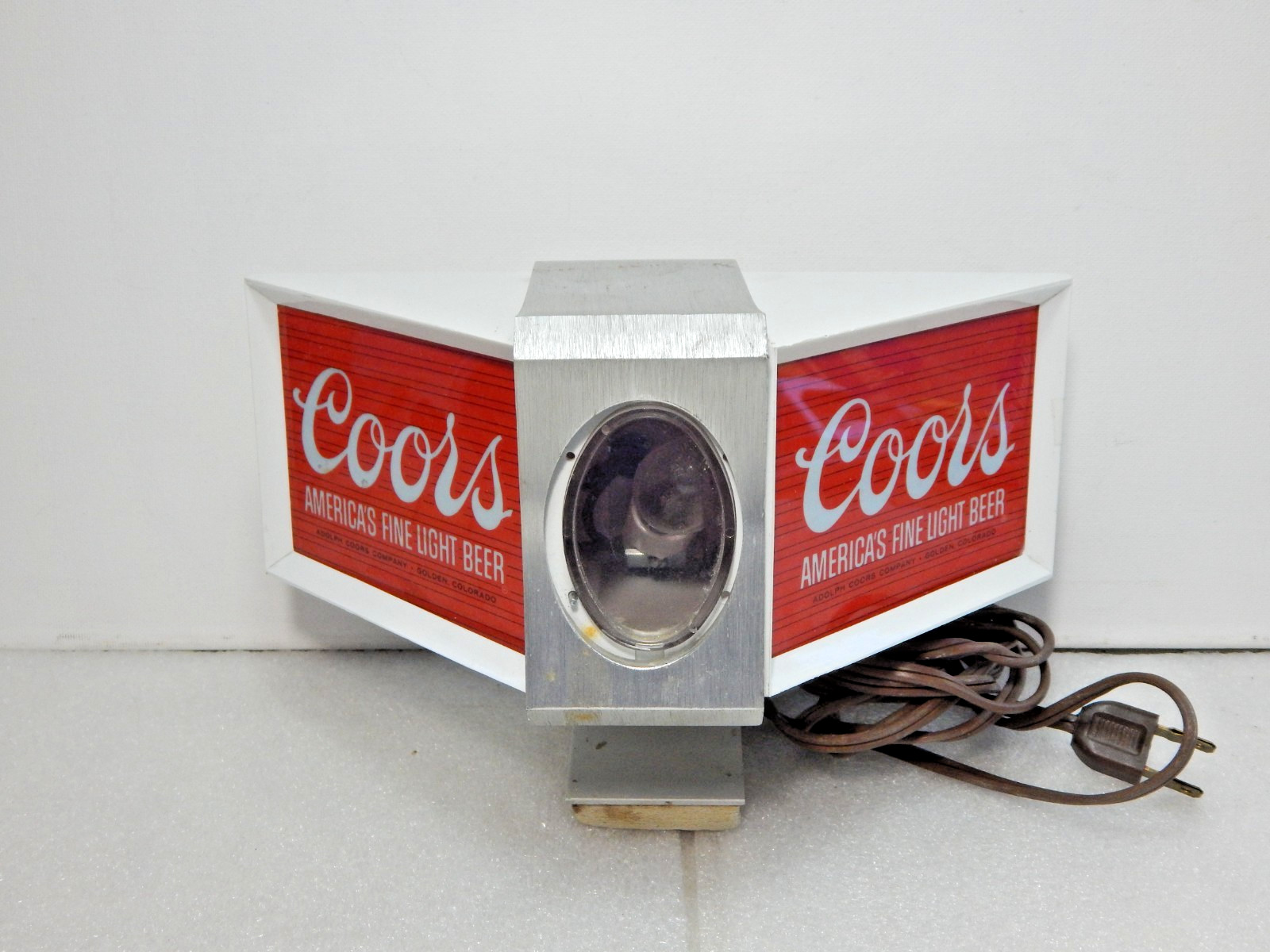 Coors Beer Vintage Lighted Bar Sign 120 volt, store advertising Coors Beer Vintage Lighted Bar Sign 120 volt, store advertising