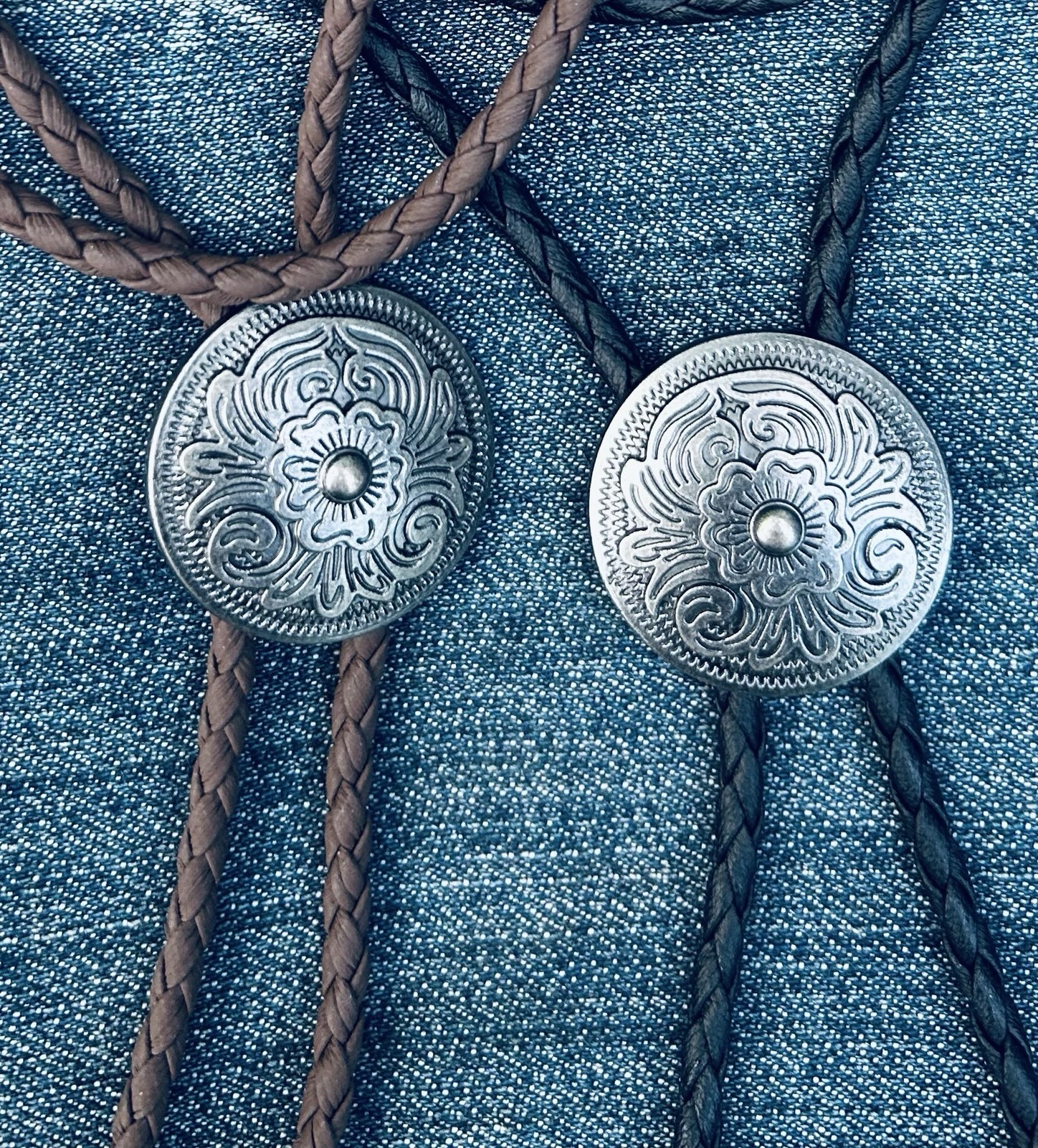 Vintage Western Style Bolo Tie Leather Cord CHOOSE BROWN or BLACK+FREE SHIPPING Vintage Western Style Bolo Tie Leather Cord CHOOSE BROWN or BLACK+FREE SHIPPING
