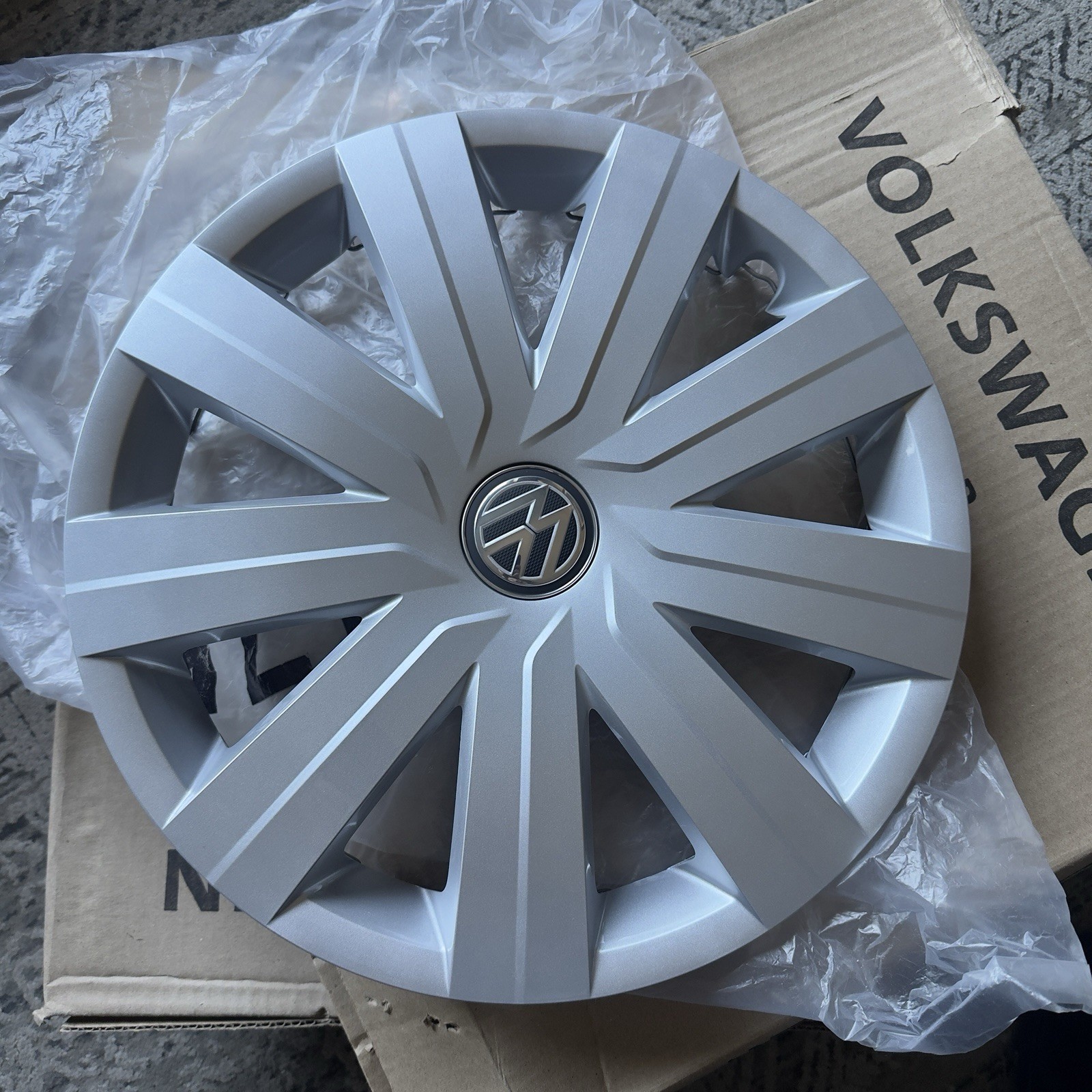 2015-2016 VOLKSWAGEN JETTA 15” wheel cover hub cap 61594 P/N 5C0 601 147D 2015-2016 VOLKSWAGEN JETTA 15” wheel cover hub cap 61594 P/N 5C0 601 147D