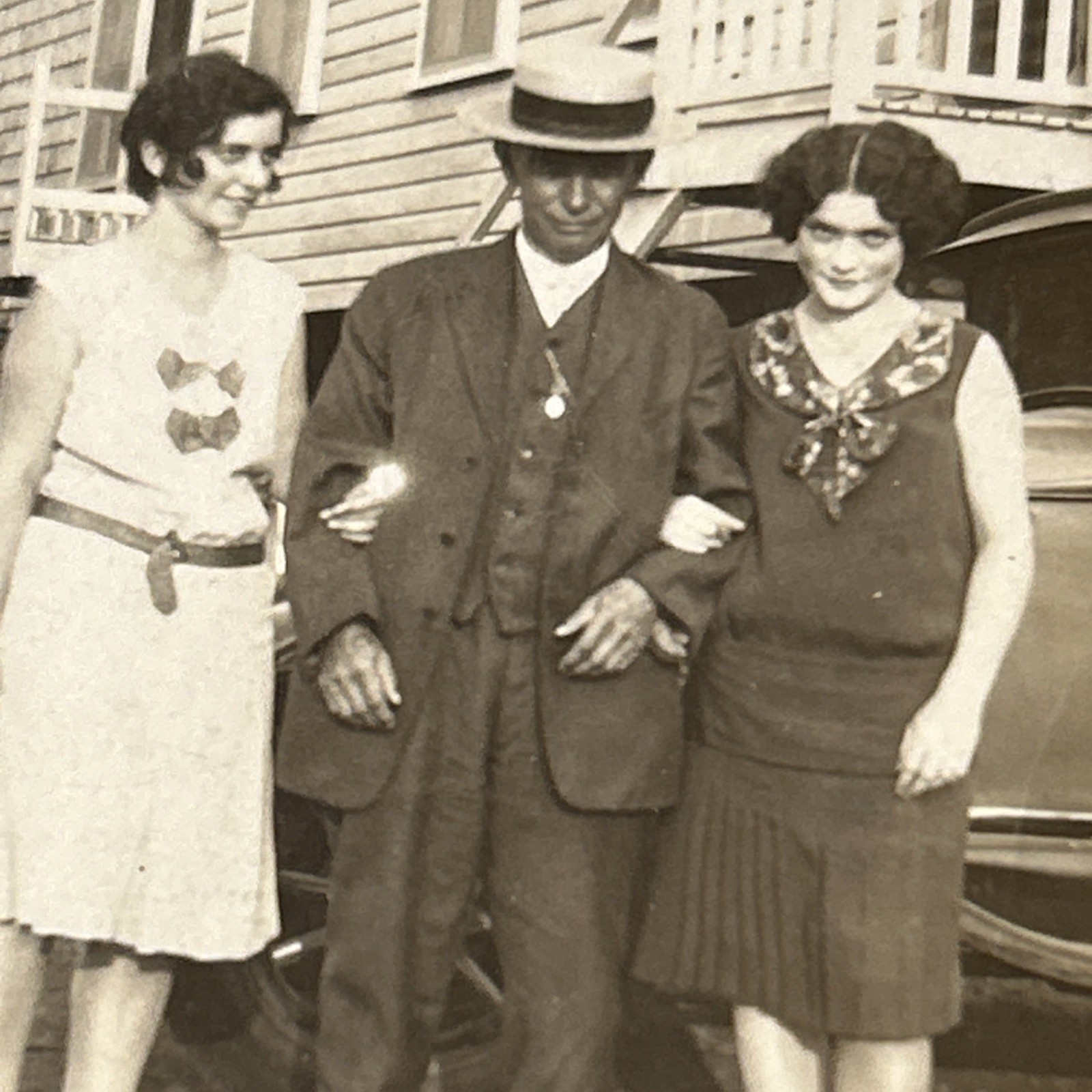 1930s Original Photograph 2 Ladies And A Gentleman 1930s Original Photograph 2 Ladies And A Gentleman