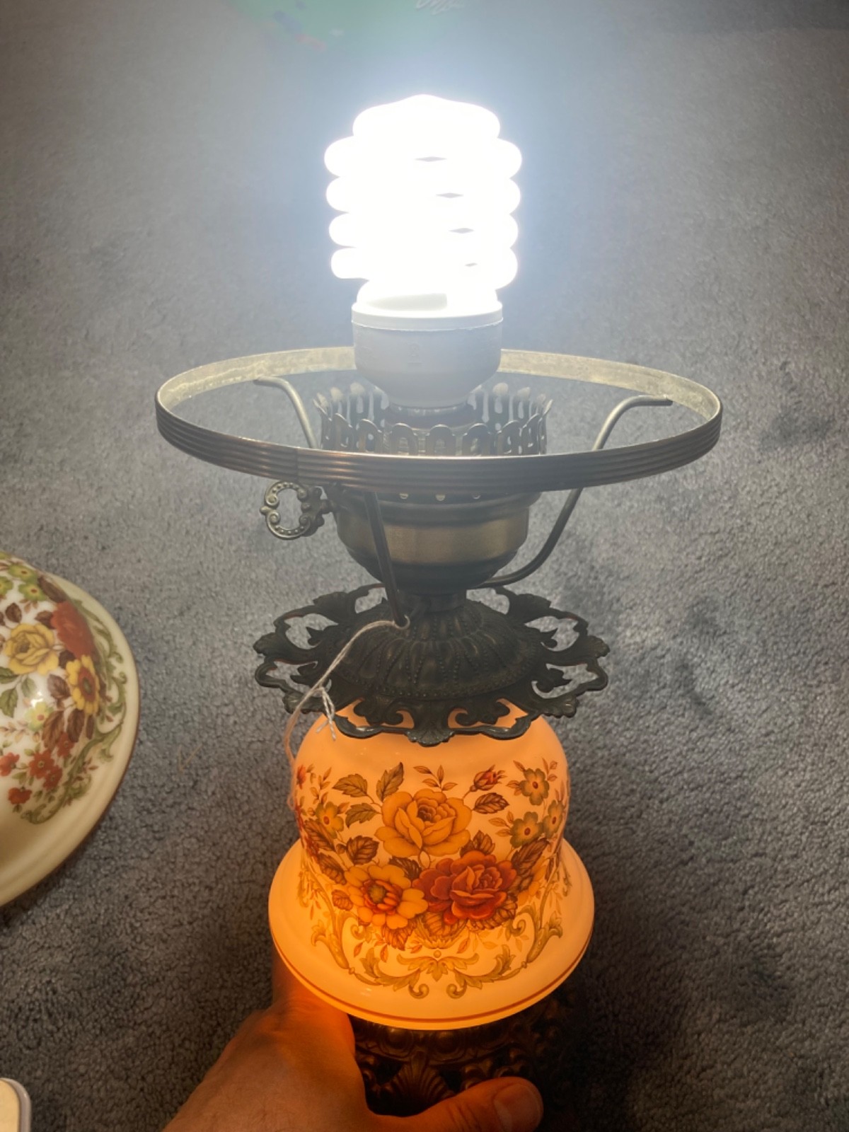 Vintage 1973 Quoizel Rust Rose Double Light Hurricane Lamp Floral Glass Working Vintage 1973 Quoizel Rust Rose Double Light Hurricane Lamp Floral Glass Working