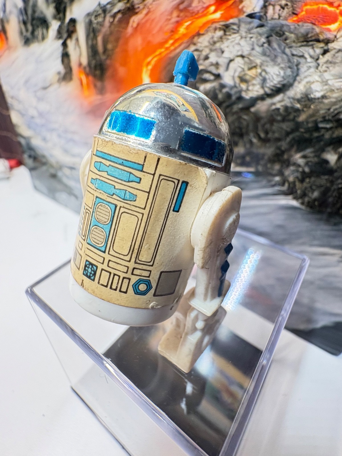 Vintage 1977 Kenner Star Wars R2-D2 with Sensorscope Action Figure Hong Kong Vintage 1977 Kenner Star Wars R2-D2 with Sensorscope Action Figure Hong Kong