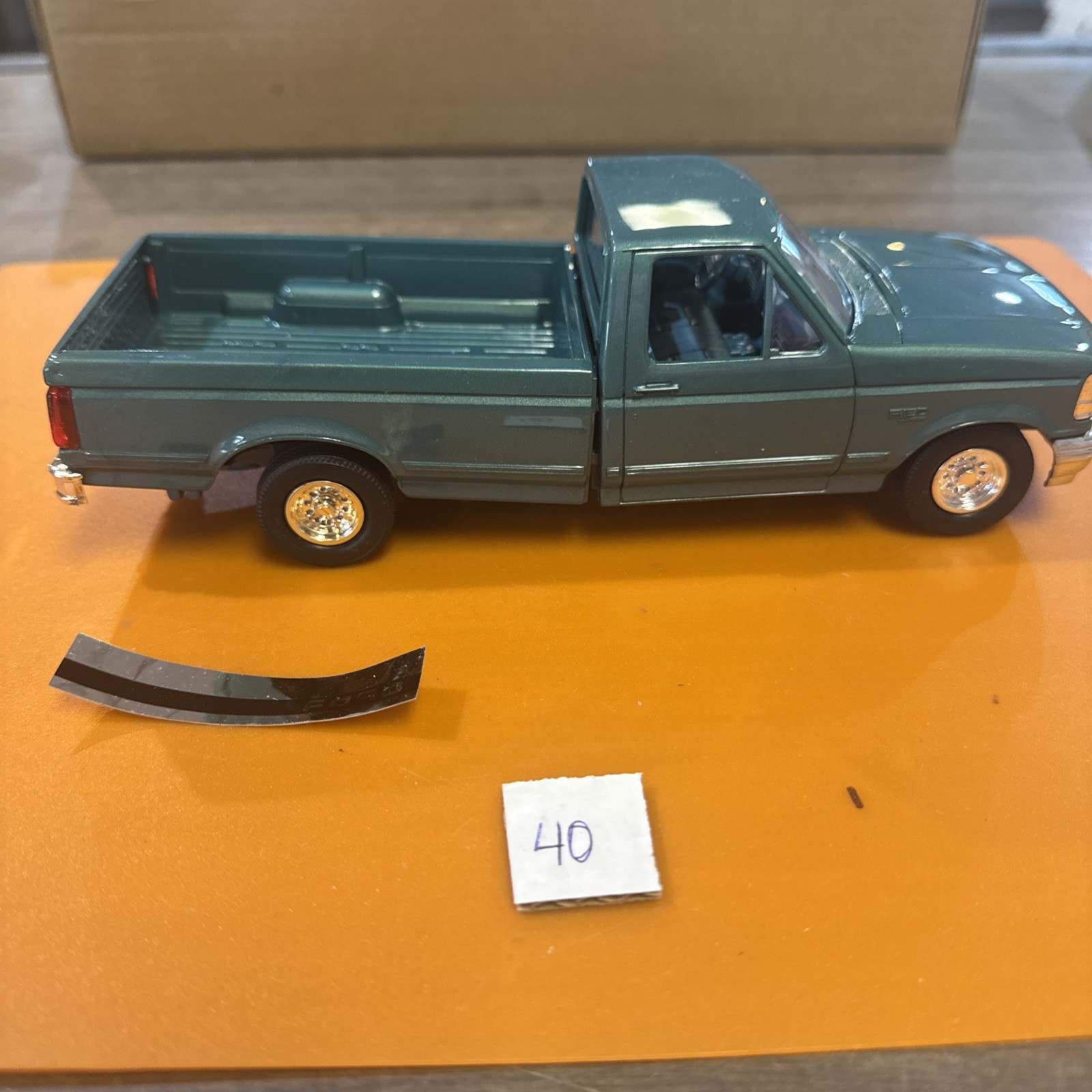 AMT ERTL 1992 Ford F-150 XLT Bimini Blue Stock #8920 Promo Model