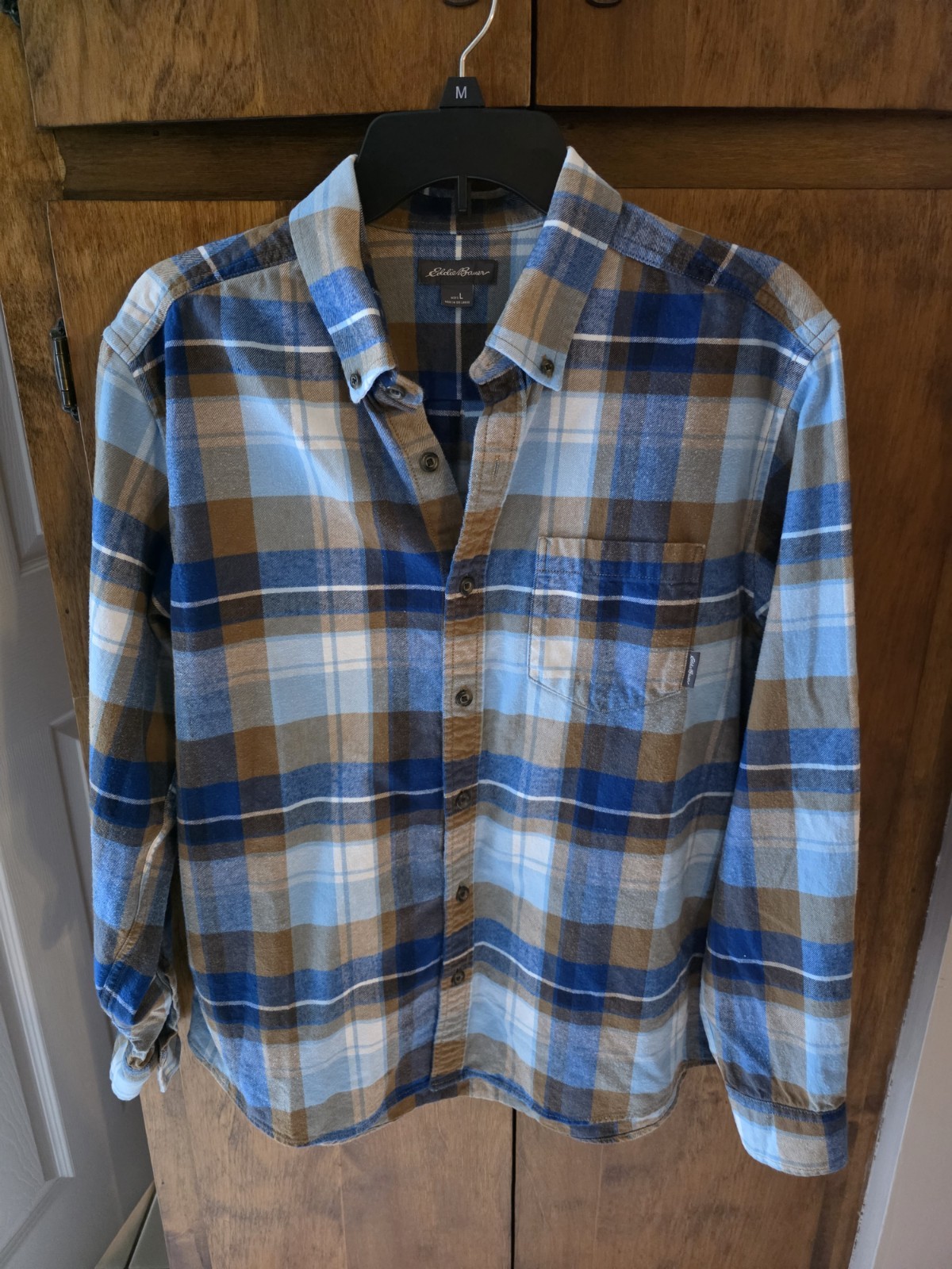 Eddie Bauer Men\'s L Regular Plaid Flannel Cotton Button-Down Shirt Pockets Eddie Bauer Men\'s L Regular Plaid Flannel Cotton Button-Down Shirt Pockets