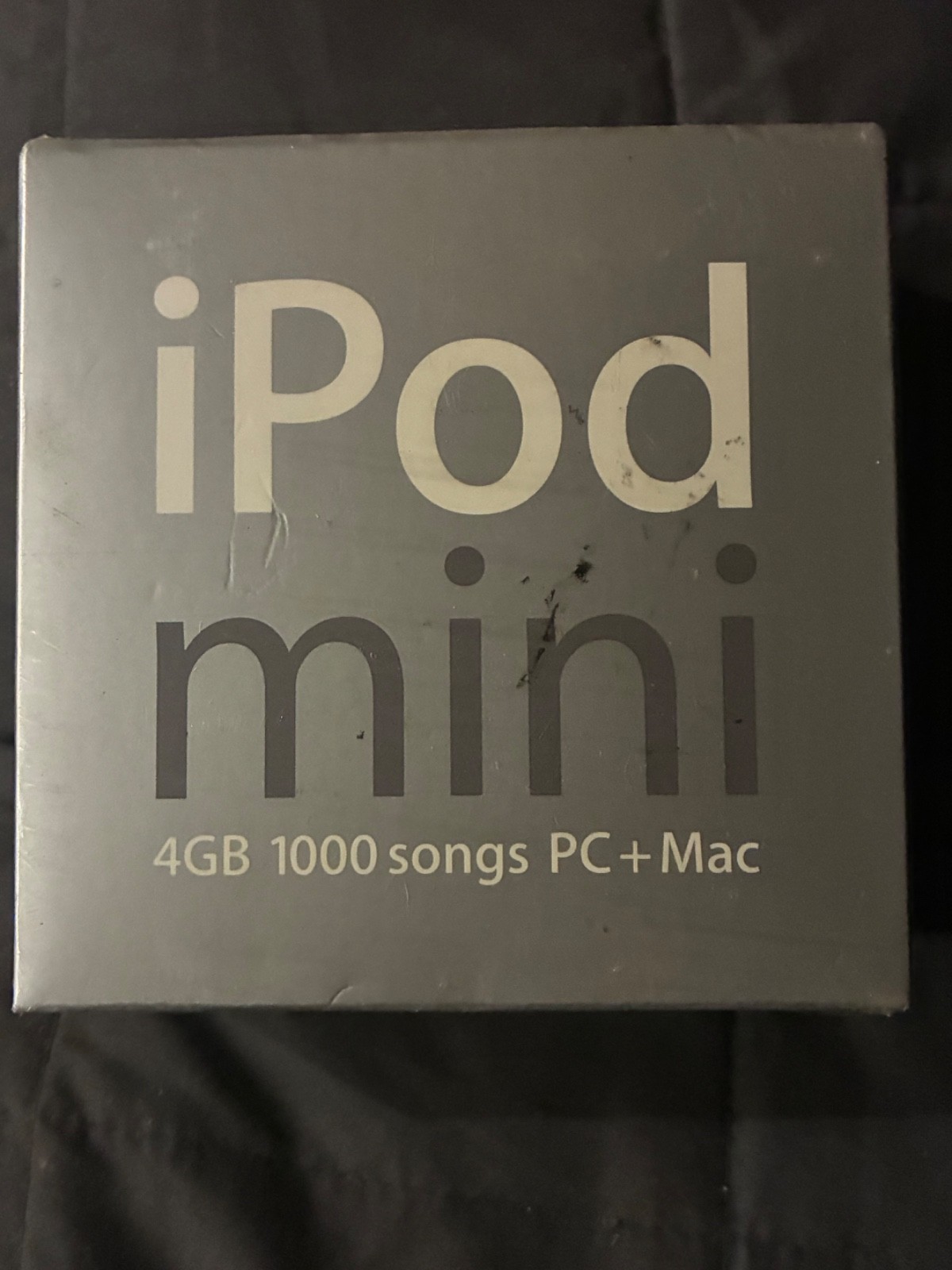 Apple iPod Mini Silver factory sealed original box - 4GB - 2005 — M9800LL/A Apple iPod Mini Silver factory sealed original box - 4GB - 2005 — M9800LL/A