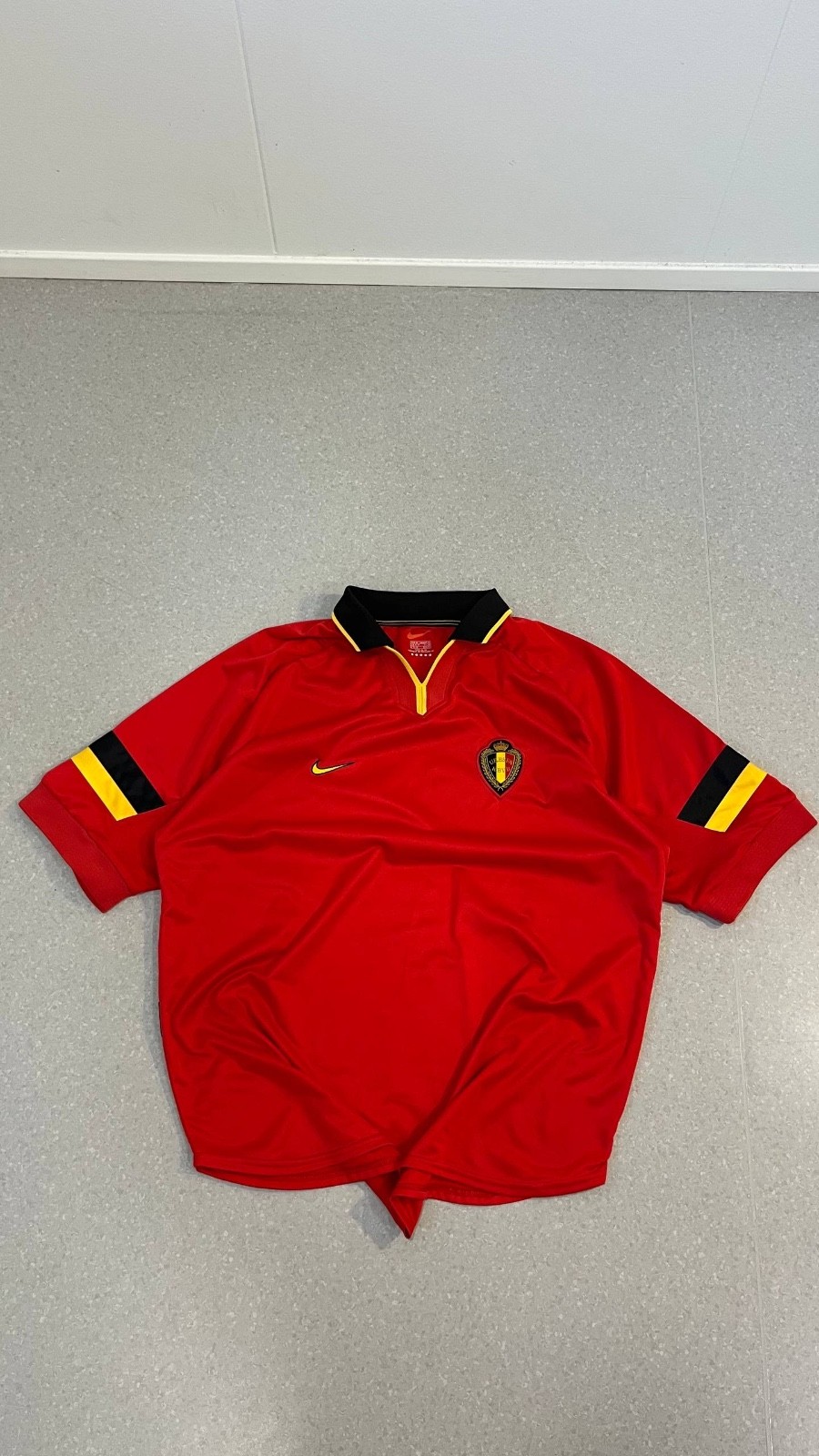 Vintage 2002/2004 Nike Belgium Home Soccer Football Jersey Shirt Mens 