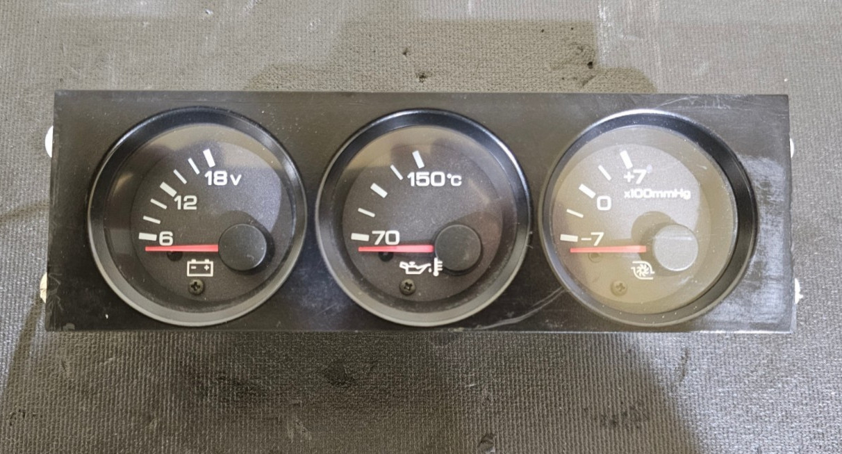 Nissan Skyline GT-R R32 Triple Gauge Meter JDM Nissan Skyline GT-R R32 Triple Gauge Meter JDM