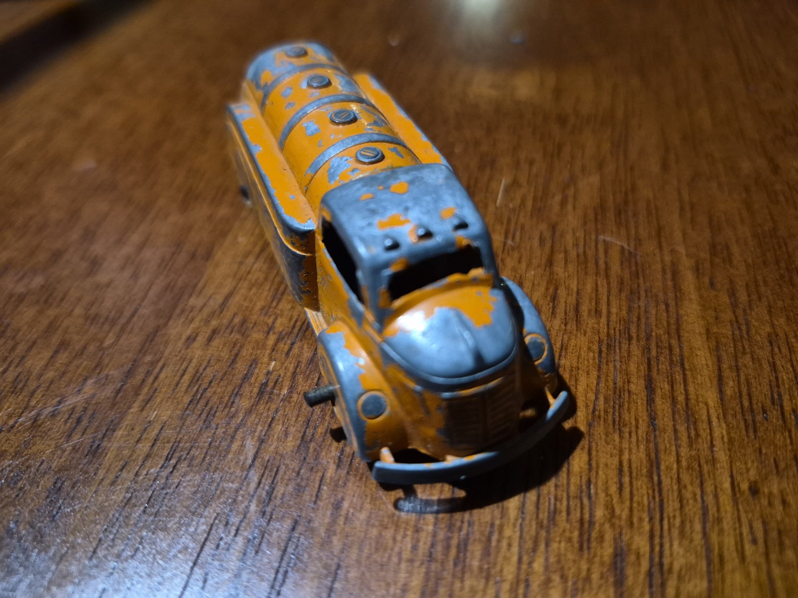 Vintage 1947-52 Tootsietoy #235 Oil Gas Tanker Truck Orange Diecast Made USA