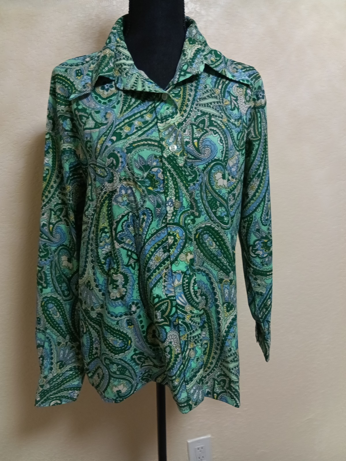 Vintage 70s Dagger Collar Shirt Womens L  XL Paisley  green