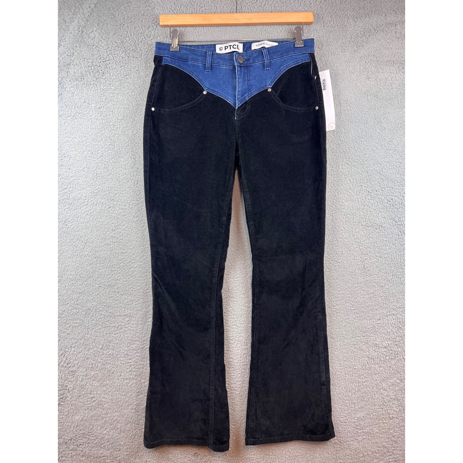 New PTCL Women\'s Black Corduroy Flare Jeans Western Style Blue size 31 New PTCL Women\'s Black Corduroy Flare Jeans Western Style Blue size 31