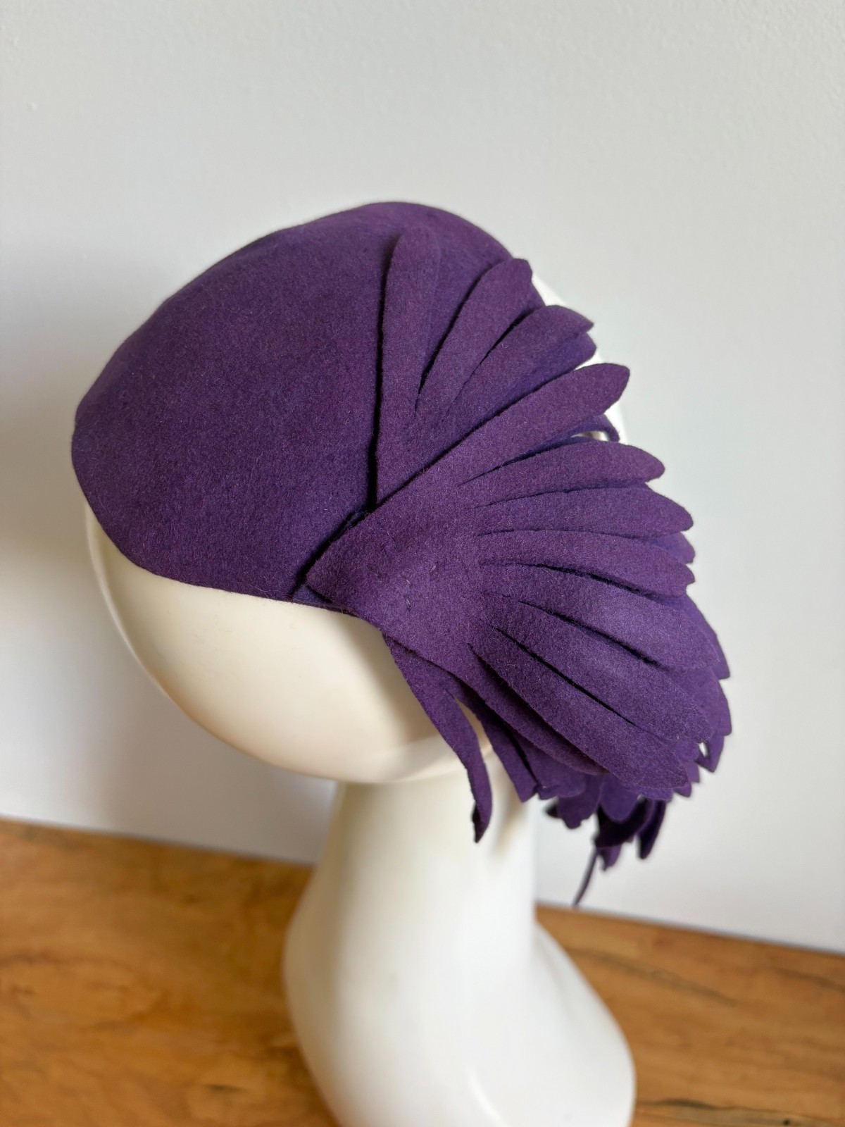 Vintage 1940s Purple Felt Winged Headband Hat Fascinator Party Wedding ONE SZ Vintage 1940s Purple Felt Winged Headband Hat Fascinator Party Wedding ONE SZ