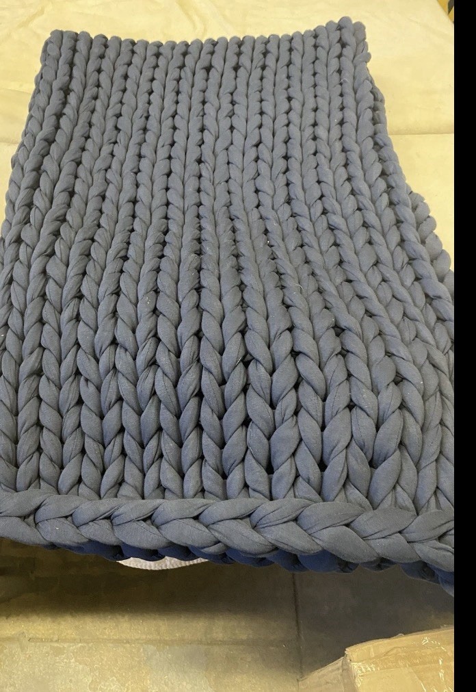 Bearaby Cotton Napper Throw 25 Lb Retail $329 Midnight Blue Bearaby Cotton Napper Throw 25 Lb Retail $329 Midnight Blue