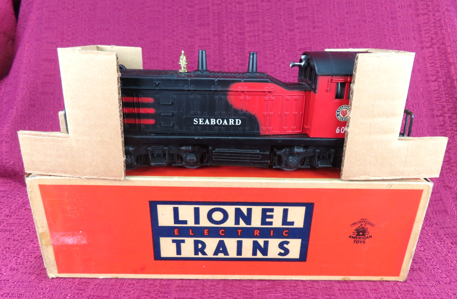 Lionel Postwar 601 Seaboard NW-2 Switcher - Runs Great - Boxed 1956 Lionel Postwar 601 Seaboard NW-2 Switcher - Runs Great - Boxed 1956