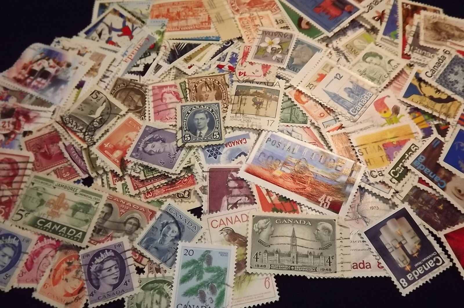 Older CANADIAN Stamp Lot - over 1000 All Different Older CANADIAN Stamp Lot - over 1000 All Different