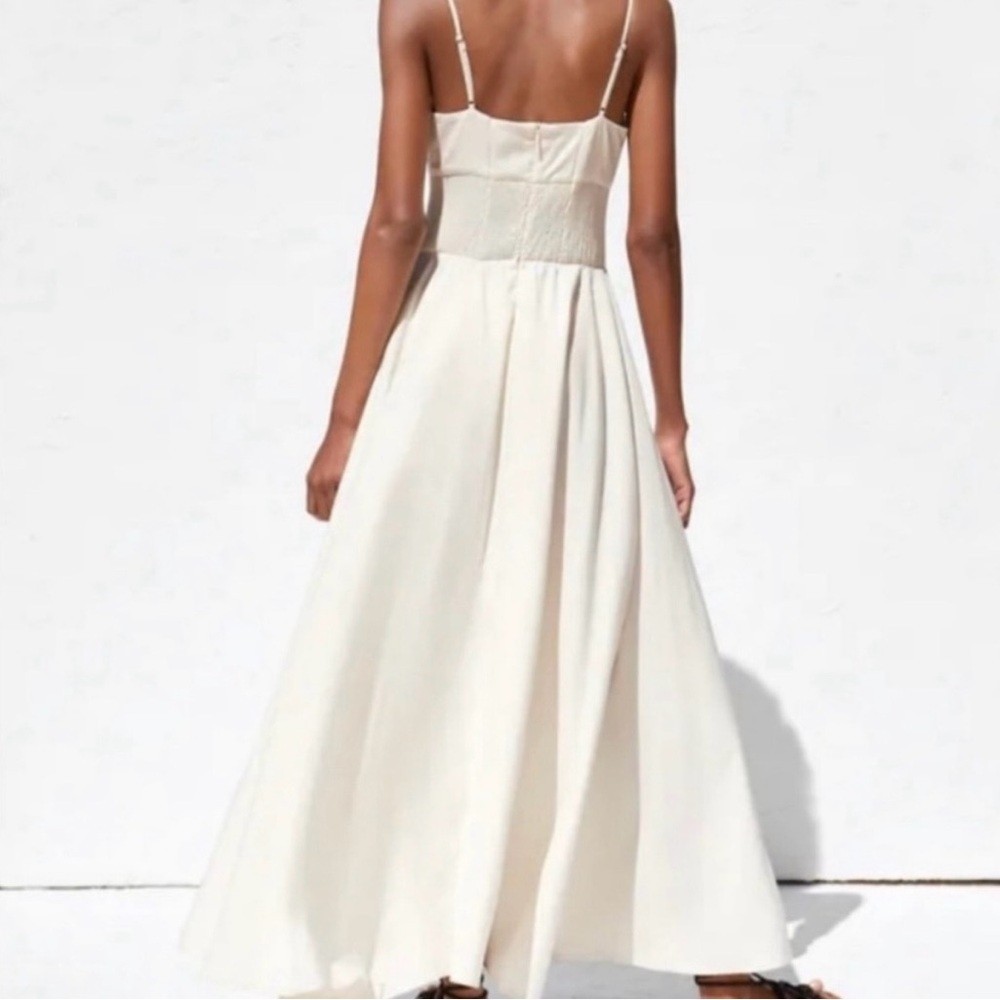BCBG Max Azria White Tiered Top BCBG Max Azria White Tiered Top