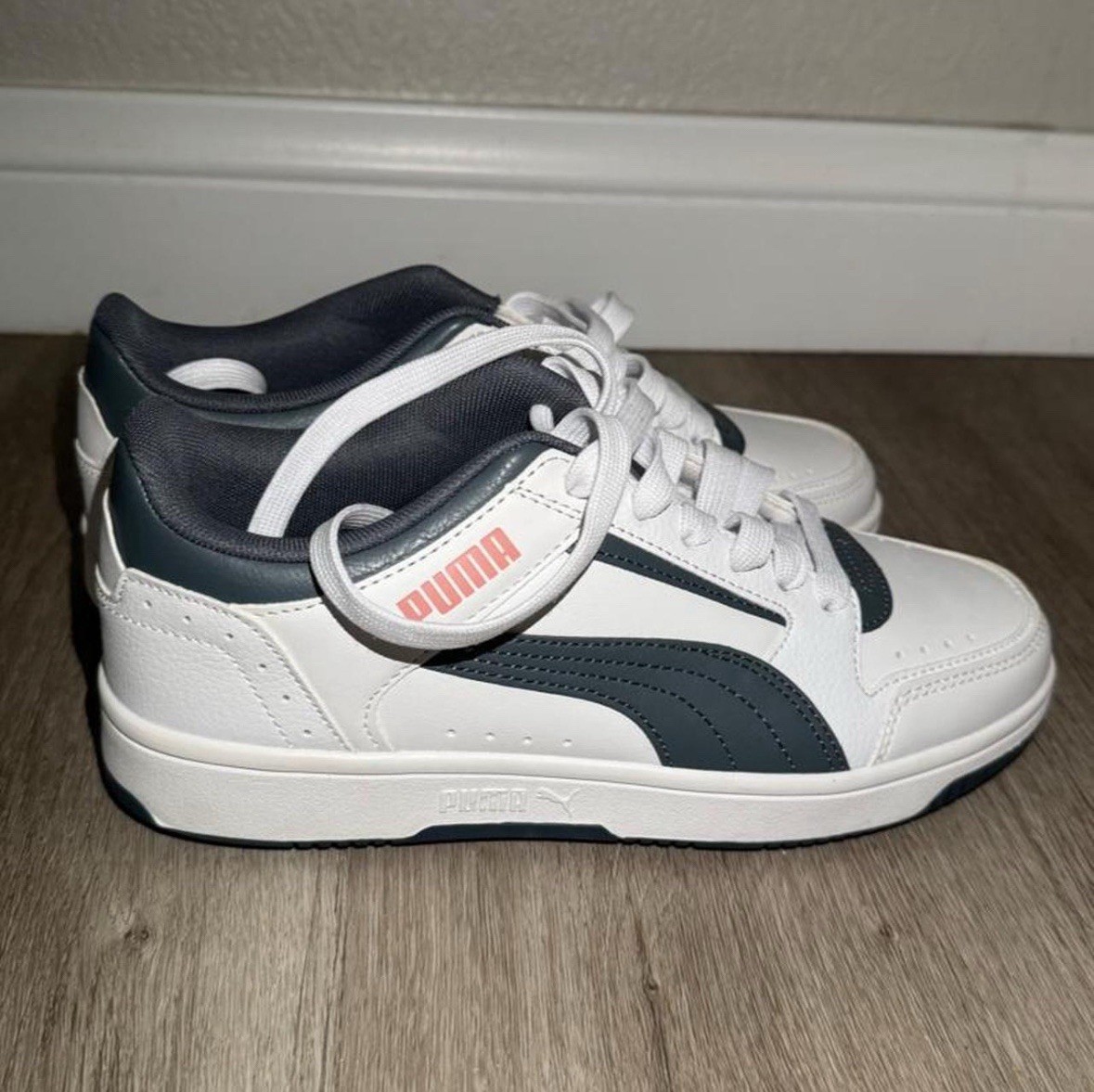 PUMA Rebound Joy Low sneakers PUMA Rebound Joy Low sneakers