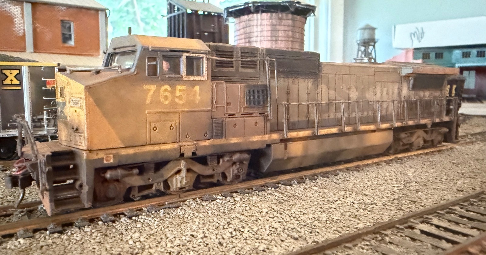Spectrum Bachmann CSX Locomotive Weathered DCC HO Scale 7654 12 wheel Spectrum Bachmann CSX Locomotive Weathered DCC HO Scale 7654 12 wheel