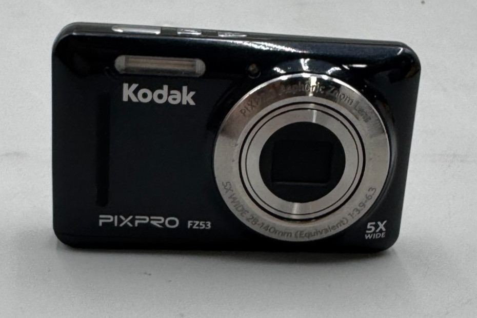 Kodak Pixpro FZ53 5x Optical Zoom 16.1mp black Digital Camera WITH BATTERY C/4GB