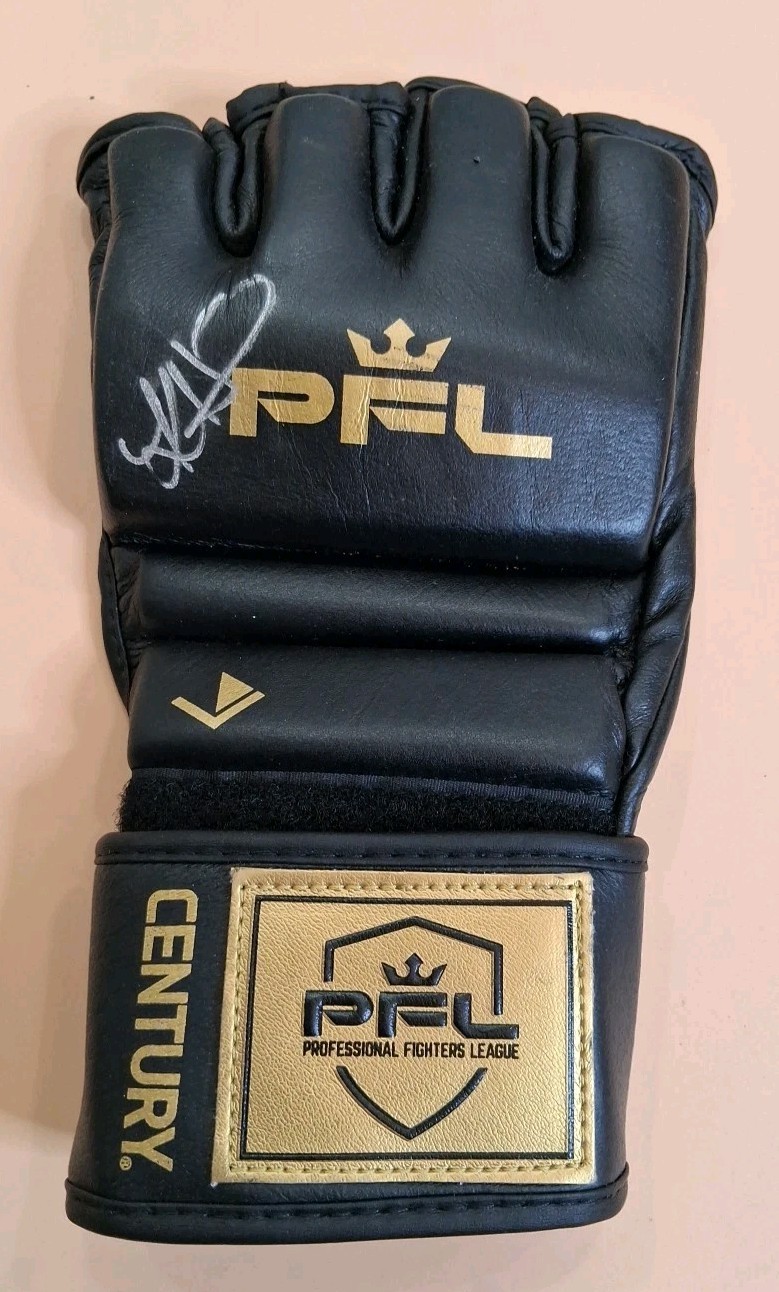 🤩 Authentic PFL  Signed Autographed Glove By Unknown Heavy weight  Fighter 