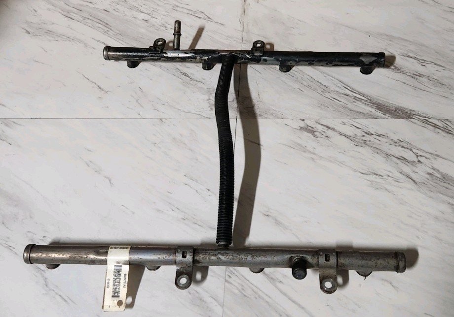 Mopar Fuel Rail Assembly 53032711AE Dodge RAM 5.7L HEMI 2003-2006
