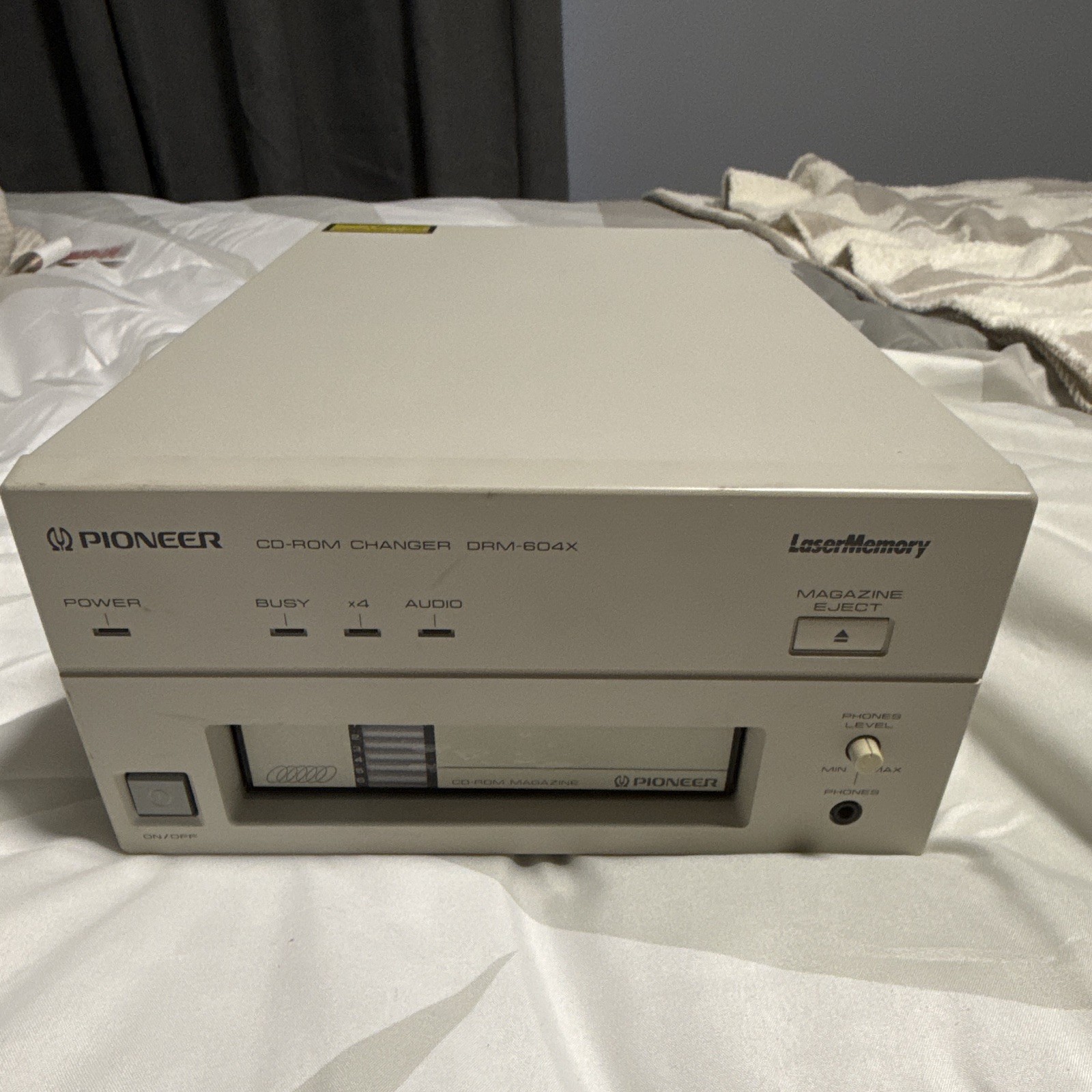 Pioneer DRM-604X 6-Disc CD-ROM Changer External SCSI Vintage 1993 Tested