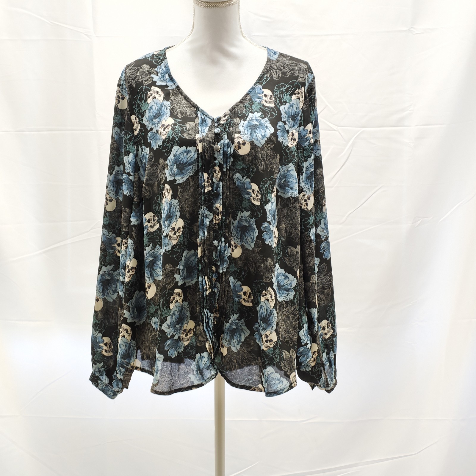 Torrid Womens 2 2X Black Blue Skull Floral Georgette Pintuck Long Sleeve Blouse