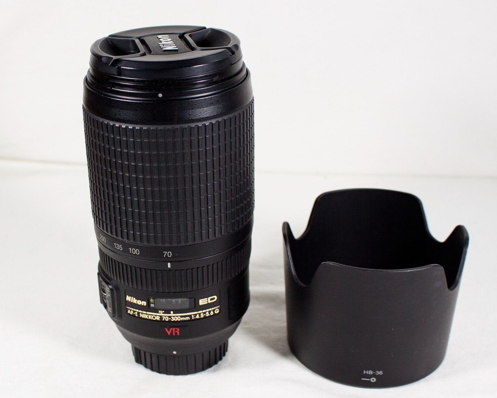 Nikon 70-300mm f/4.5-5.6G ED IF AF-S VR Nikkor Zoom Lens fFX Full Frame