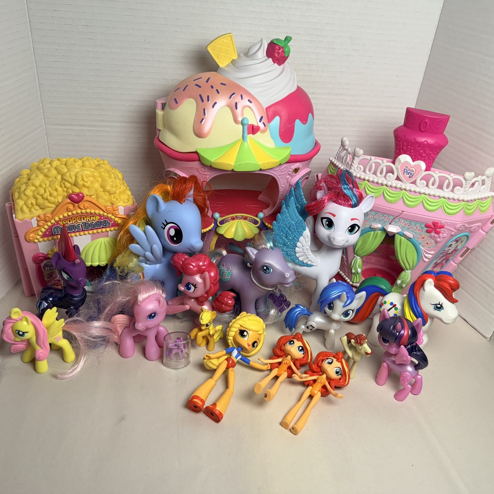 Huge Hasbro 2010 My Little Pony Friendship is Magic lot, Equestria Girls Huge Hasbro 2010 My Little Pony Friendship is Magic lot, Equestria Girls