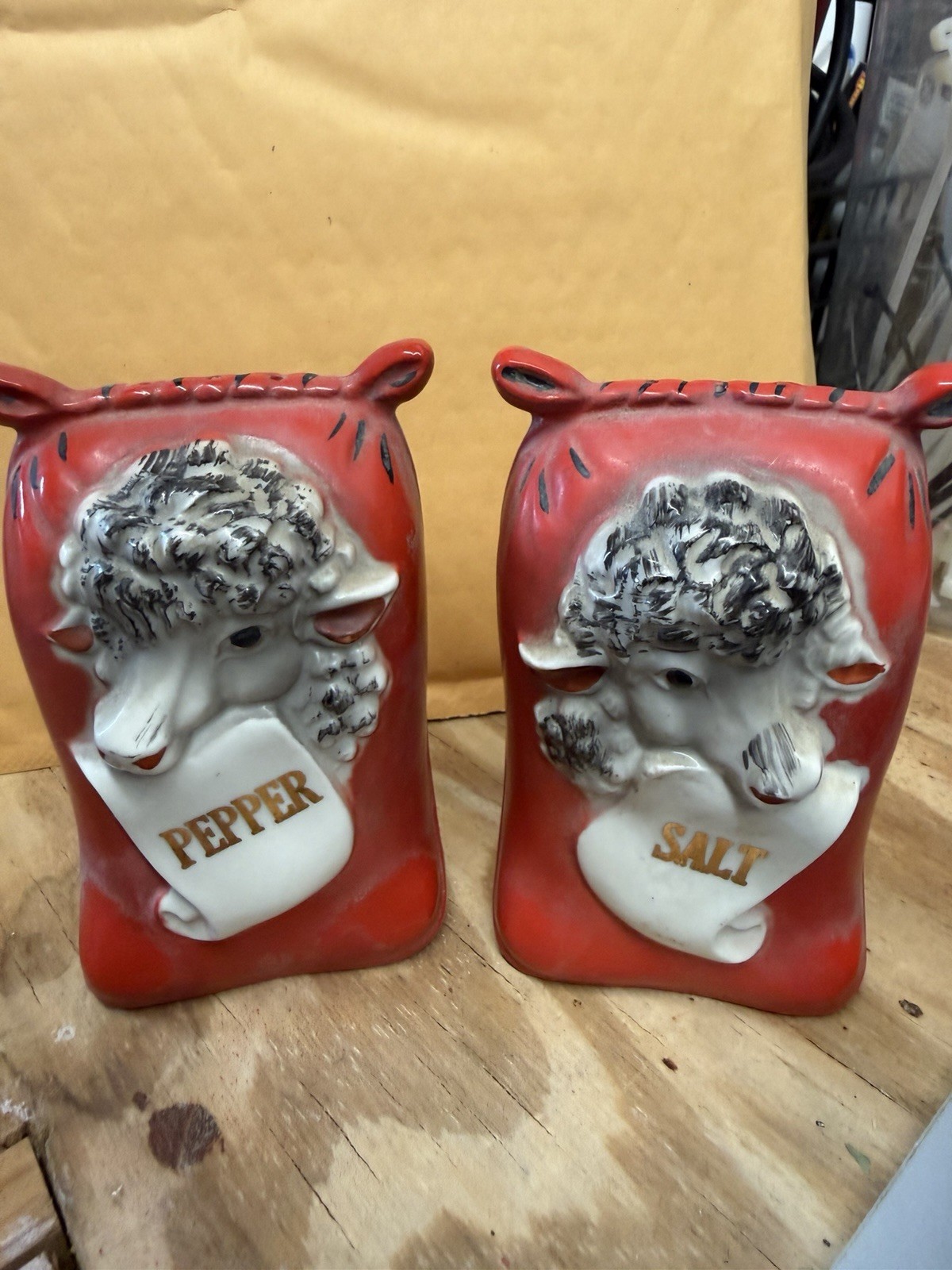Vintage Ceramic Novelty People Salt & Pepper Set Red from Regal China Vintage Ceramic Novelty People Salt & Pepper Set Red from Regal China