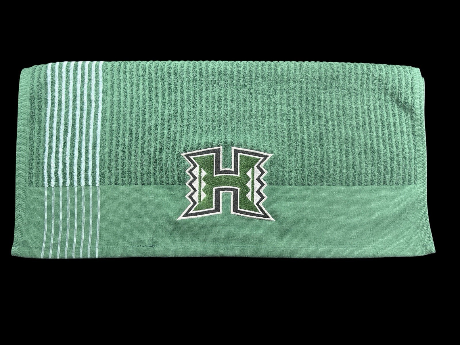 Univ of Hawaii Caddy towel / 44in x 24in (Green) 2 Logos Univ of Hawaii Caddy towel / 44in x 24in (Green) 2 Logos