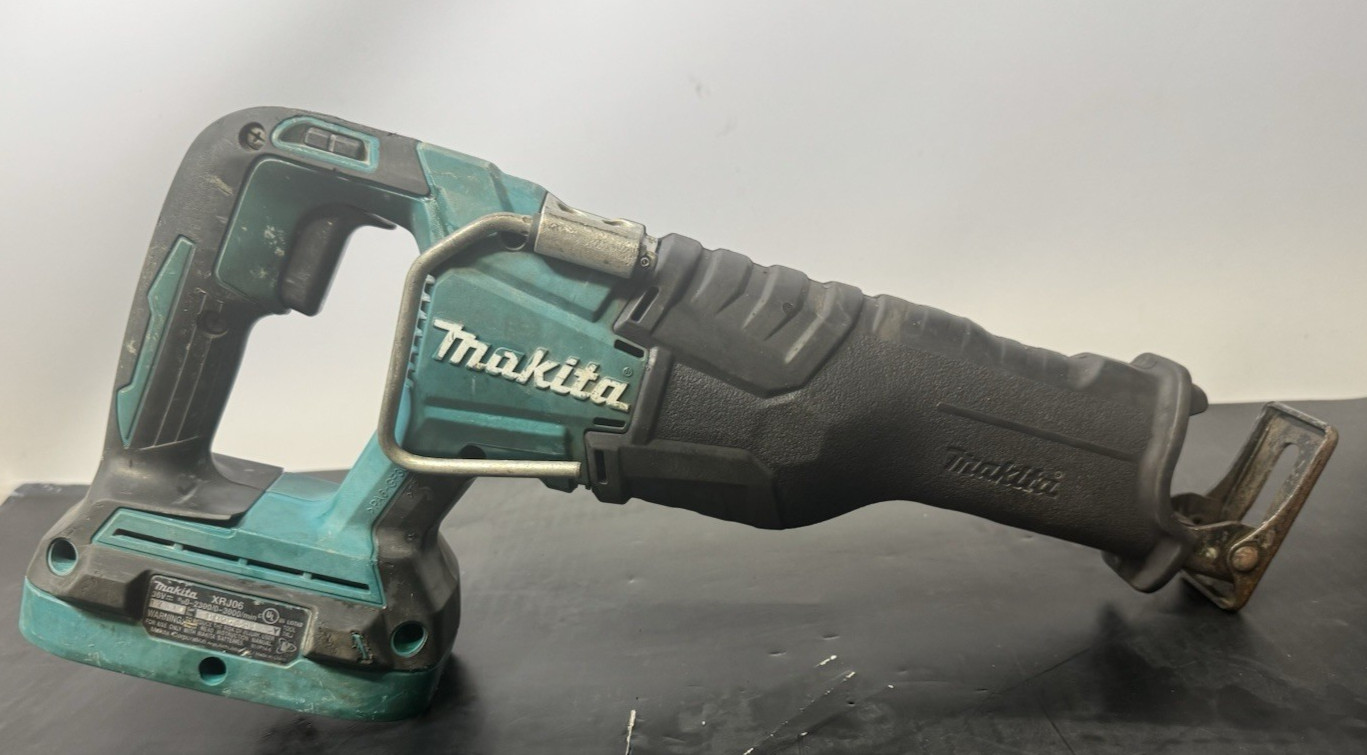 Makita XRJ06Z X2 LXT 18V Cordless Reciprocating Saw - Tool Only Makita XRJ06Z X2 LXT 18V Cordless Reciprocating Saw - Tool Only