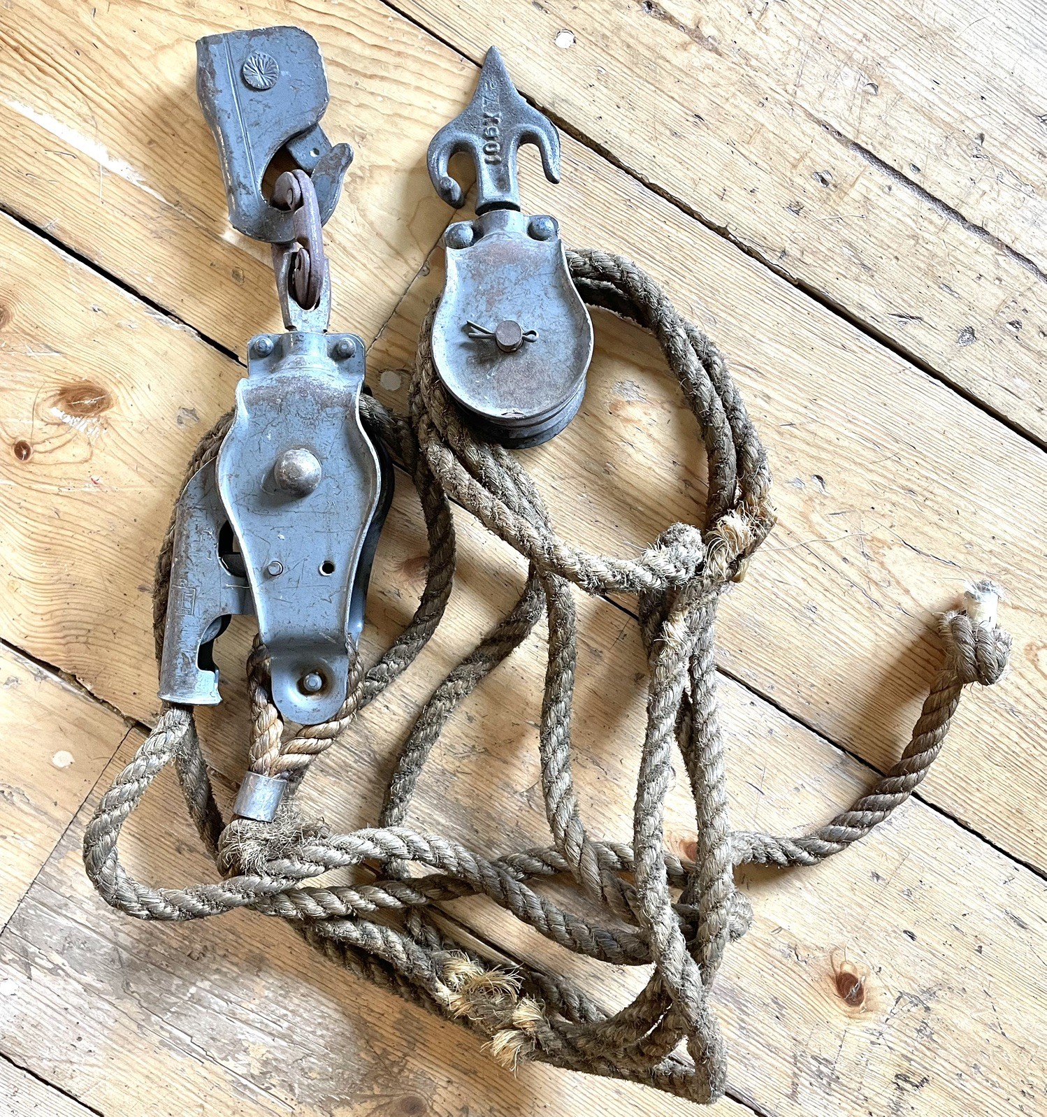VINTAGE RAREStarline X901 block and tackle rope fence stretcher VINTAGE RAREStarline X901 block and tackle rope fence stretcher