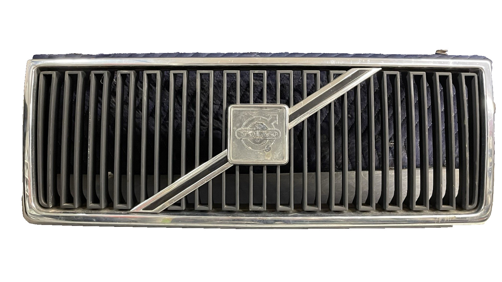1986-1993 Volvo 240 242 244 245 Chrome Front Upper Grille Assembly OEM 131-2657