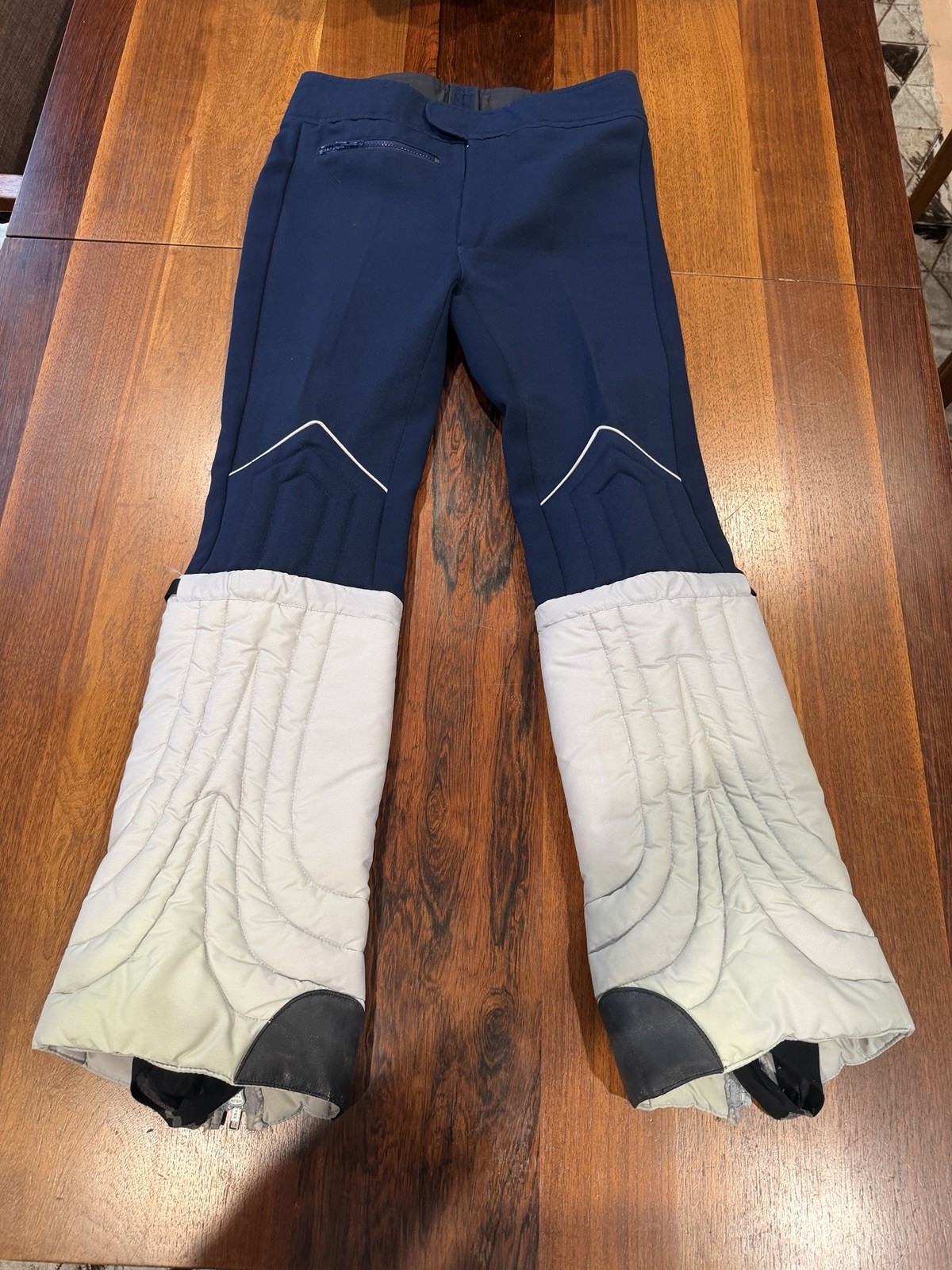 Vintage 1970s Profile Bell Bottom Men’s Ski Pants Navy Blue and Cream 32 Regular Vintage 1970s Profile Bell Bottom Men’s Ski Pants Navy Blue and Cream 32 Regular
