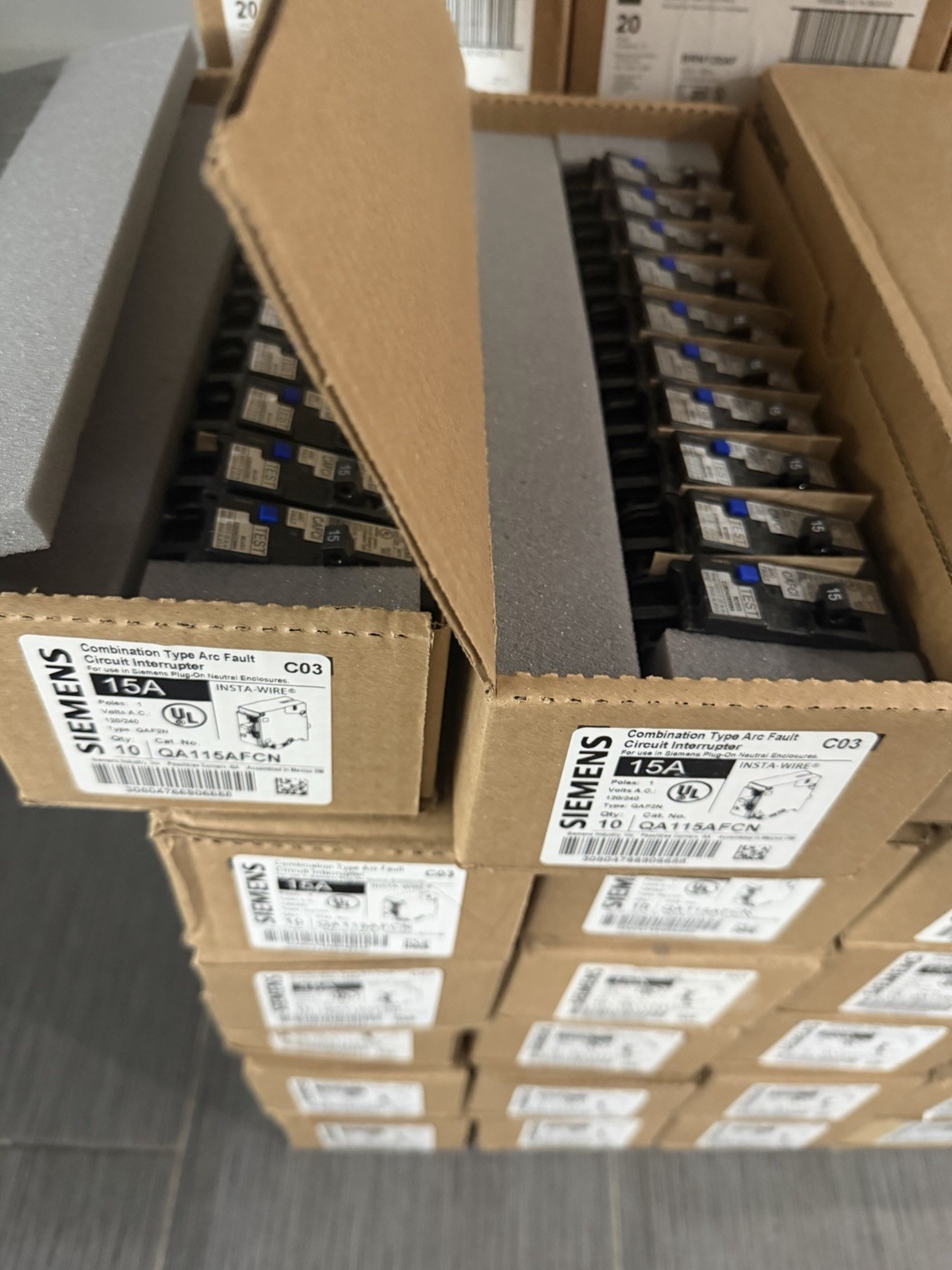 Lot Of 10 Siemens QA115AFCN 15A Amp AFCI Plug On Neutral Box Of 10 Breaker 