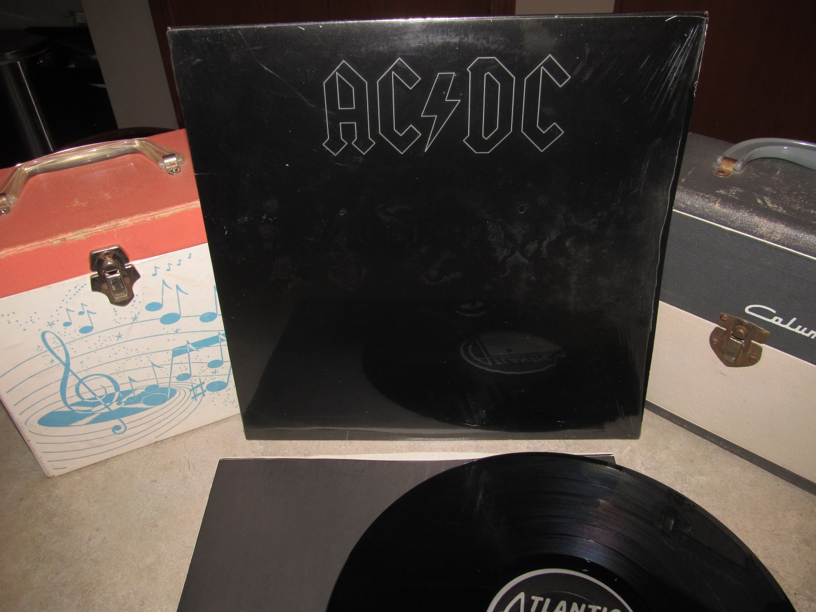 AC/DC Back In Black ATLANTIC LP NM Embossed cover SHRINK AC/DC Back In Black ATLANTIC LP NM Embossed cover SHRINK