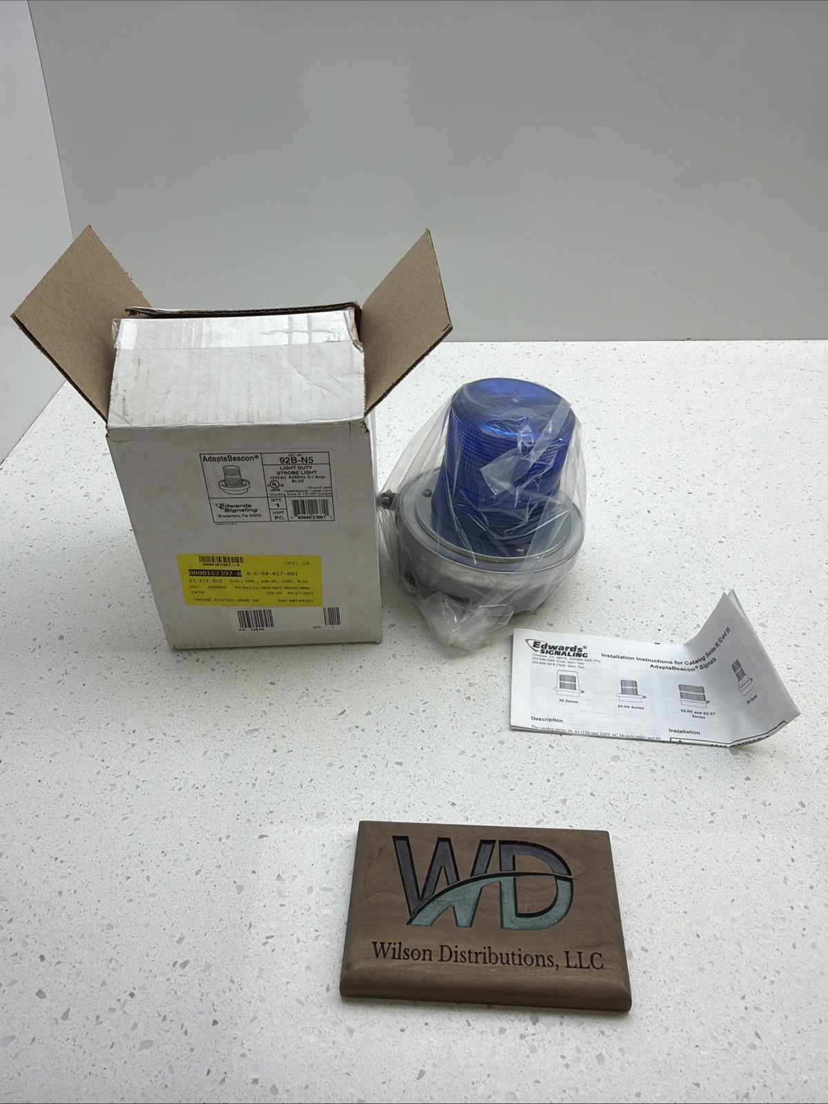 Edwards Adapta Beacon 92R-N5 120V 60HZ 0.1A Sealed Blue Edwards Adapta Beacon 92R-N5 120V 60HZ 0.1A Sealed Blue