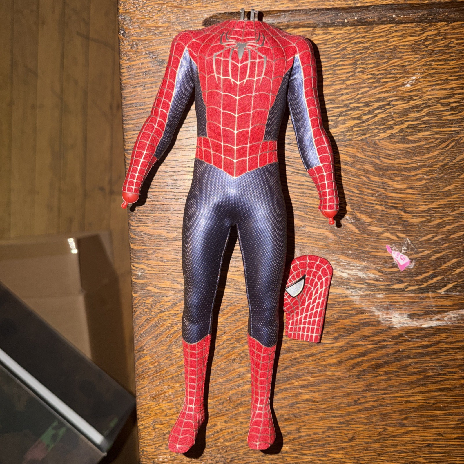 1/6 Hot Toy MMS661 NO WAY HOME Friendly Neighborhood Spiderman Body & Mask 1/6 Hot Toy MMS661 NO WAY HOME Friendly Neighborhood Spiderman Body & Mask