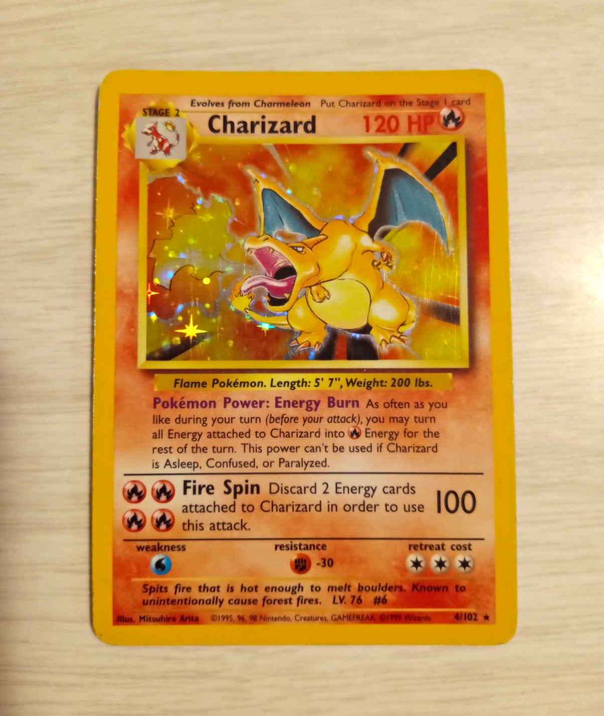 Charizard 4/102 Base Set Unlimited Holo Rare 1999 English MP Charizard 4/102 Base Set Unlimited Holo Rare 1999 English MP