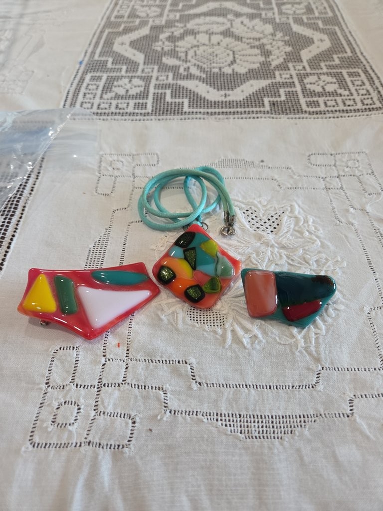 Unique Vintage Fused Glass Pendant  And Brooches (2) Set