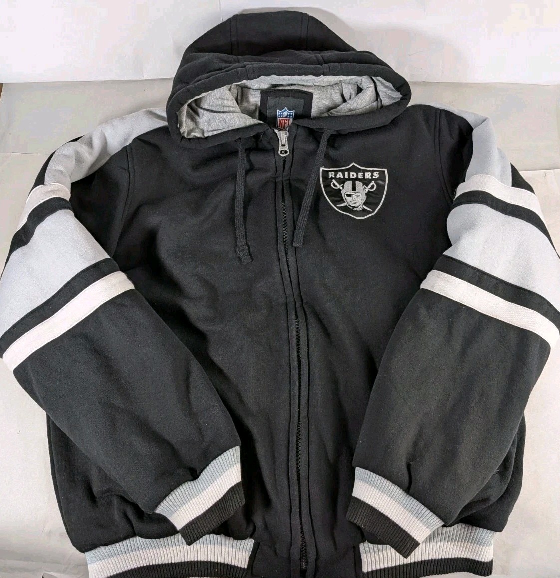 Vintage GIII NFL Oakland Raiders Men\'s L Hooded Puffer Soft Shell Varsity Jacket Vintage GIII NFL Oakland Raiders Men\'s L Hooded Puffer Soft Shell Varsity Jacket